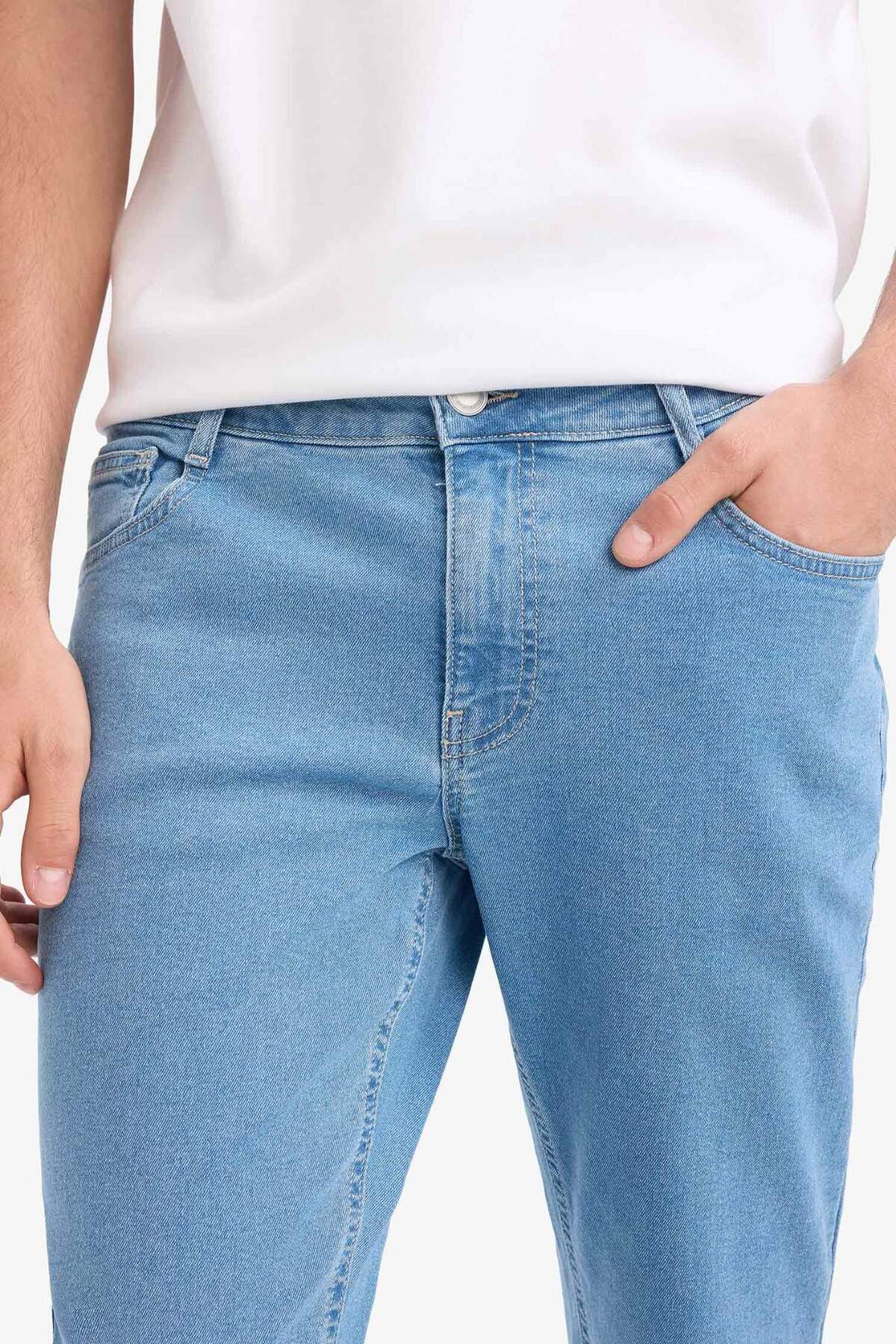 Defacto  Pedro Slim Fit Dar Kalıp Normal Bel Dar Paça Jean Pantolon E7436AX25SM - Görsel 6