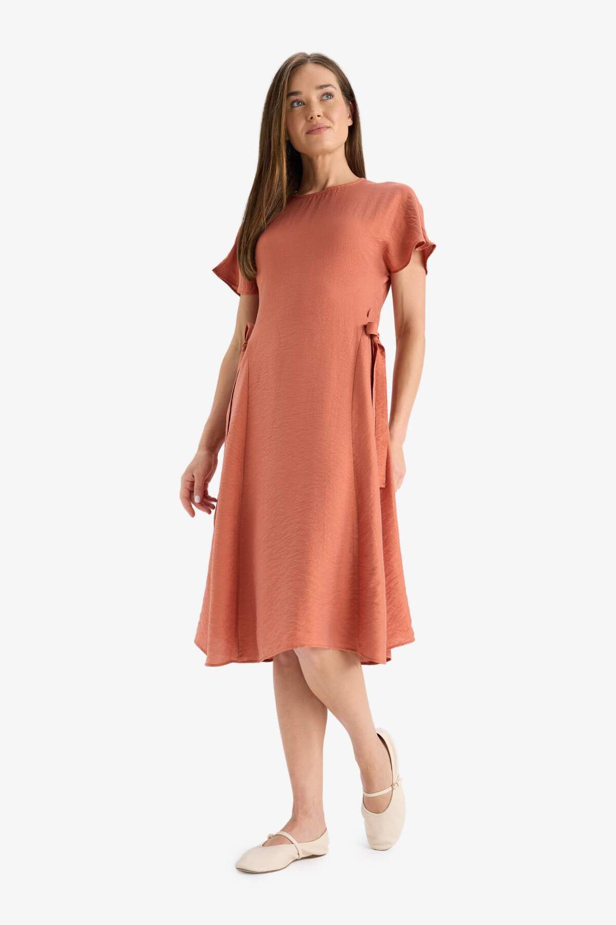 DeFacto Midi-Kleid mit rundem Ausschnitt und seitlichem Schnürdetail und Fled...