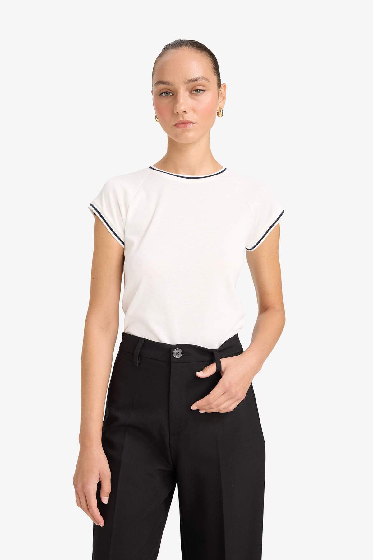 Defacto  Slım Fıt Bisiklet Yaka Ribana Kısa Kollu Tişört E6992AX25SP - Görsel 3