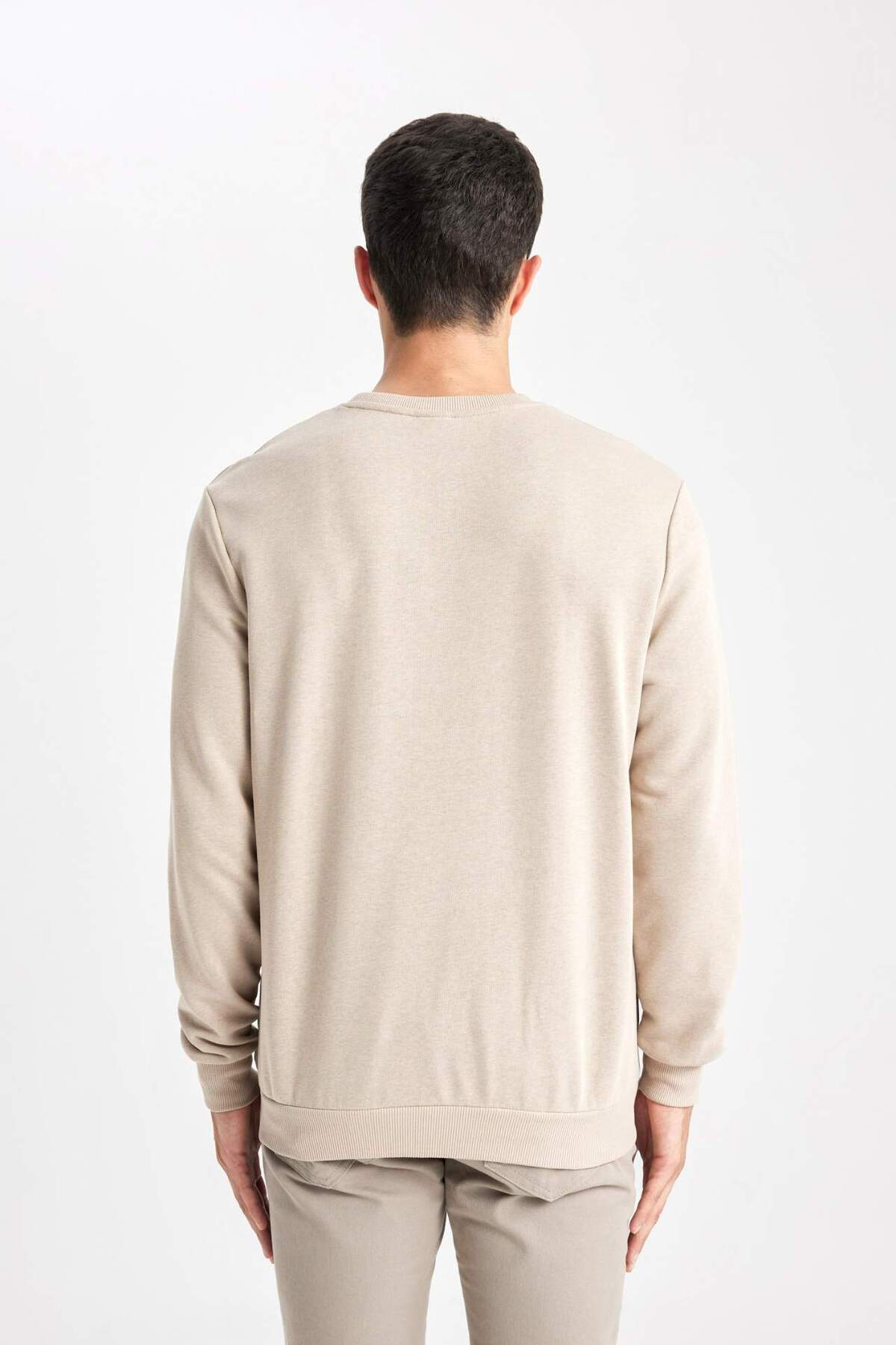 DeFacto Regular Fıt Bisiklet Yaka Sweatshirt B7833AXNS görsel 6