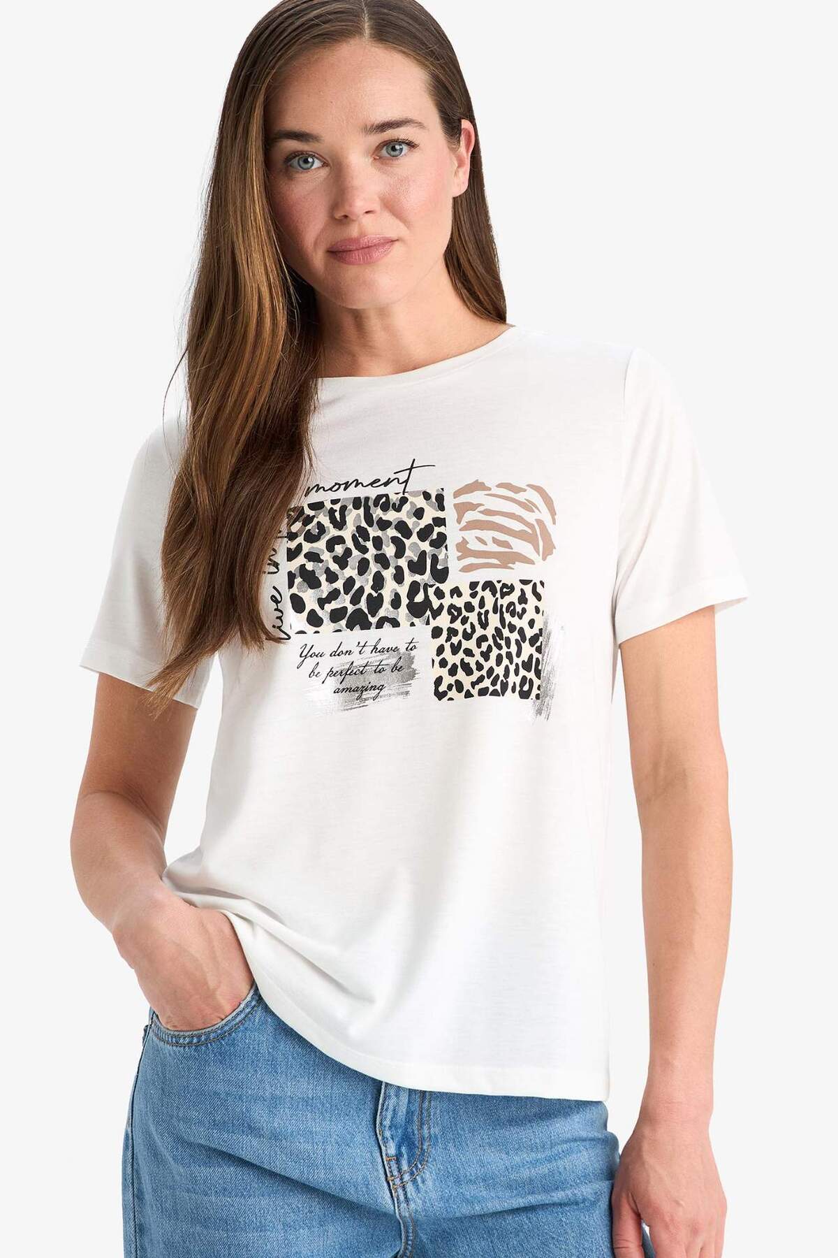 DeFacto Bedrucktes Kurzarm-T-Shirt mit normaler Passform und Rundhalsausschni...