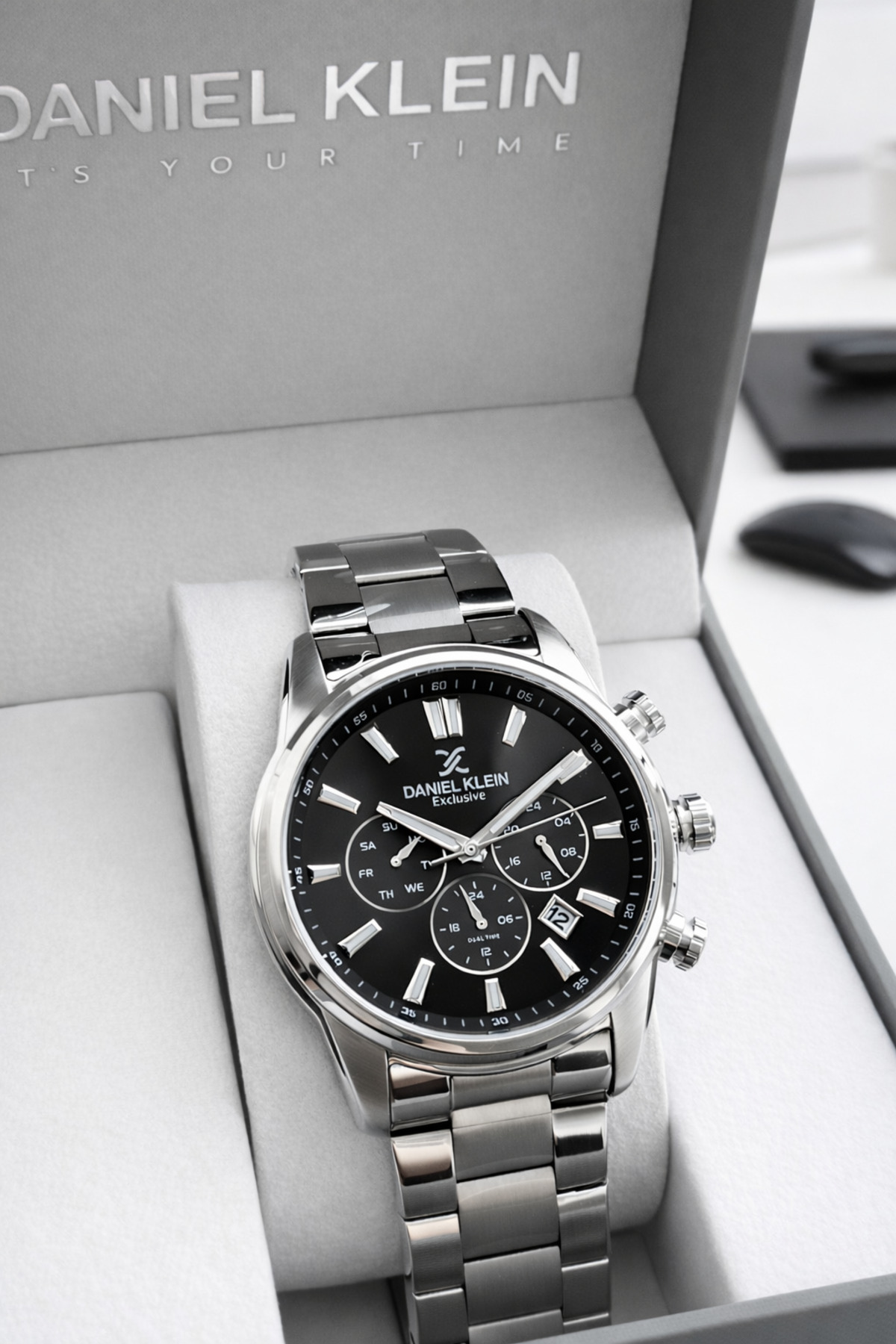 Daniel Klein  Özel Kutulu Siyah Kadran Iç Fonksiyonları Aktif 3Atm Erkek Kol Saati Edk.1.10692.1