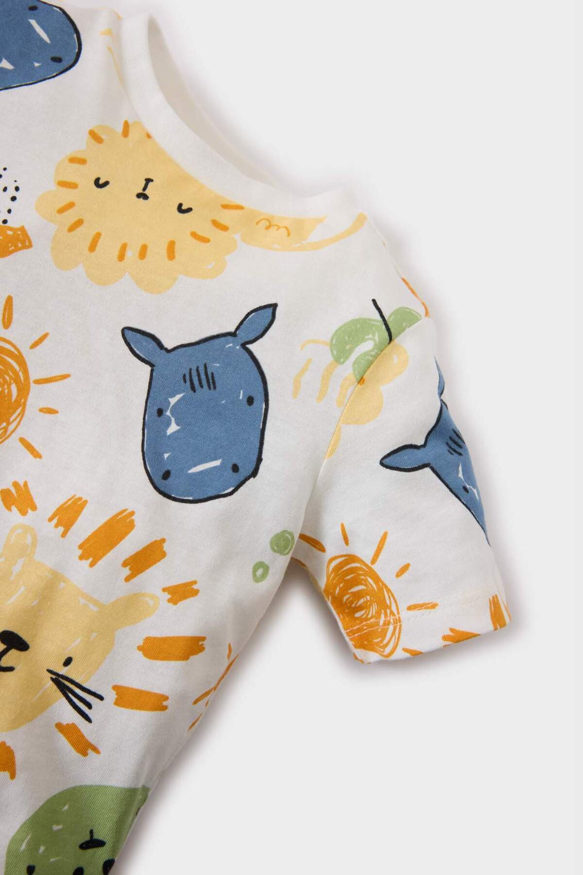 Defacto Erkek Bebek Pijama Takımı Desenli Kısa Kollu Penye Üst Şort E1177A525SM fotoğrafı 3 (önizleme)