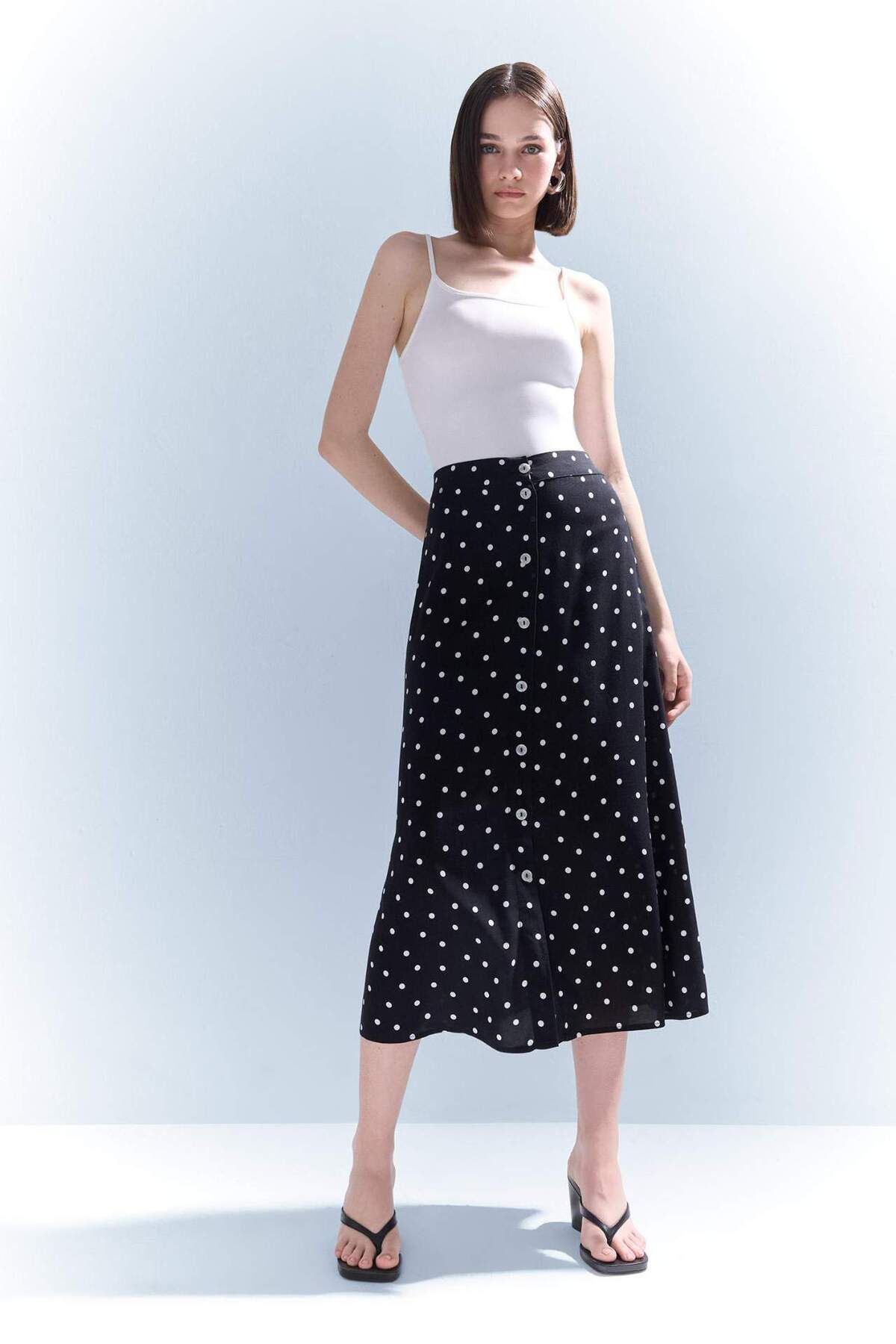 Defacto  A Form Puantiyeli Düğmeli Normal Bel Midi Etek Z8094AZ25SM