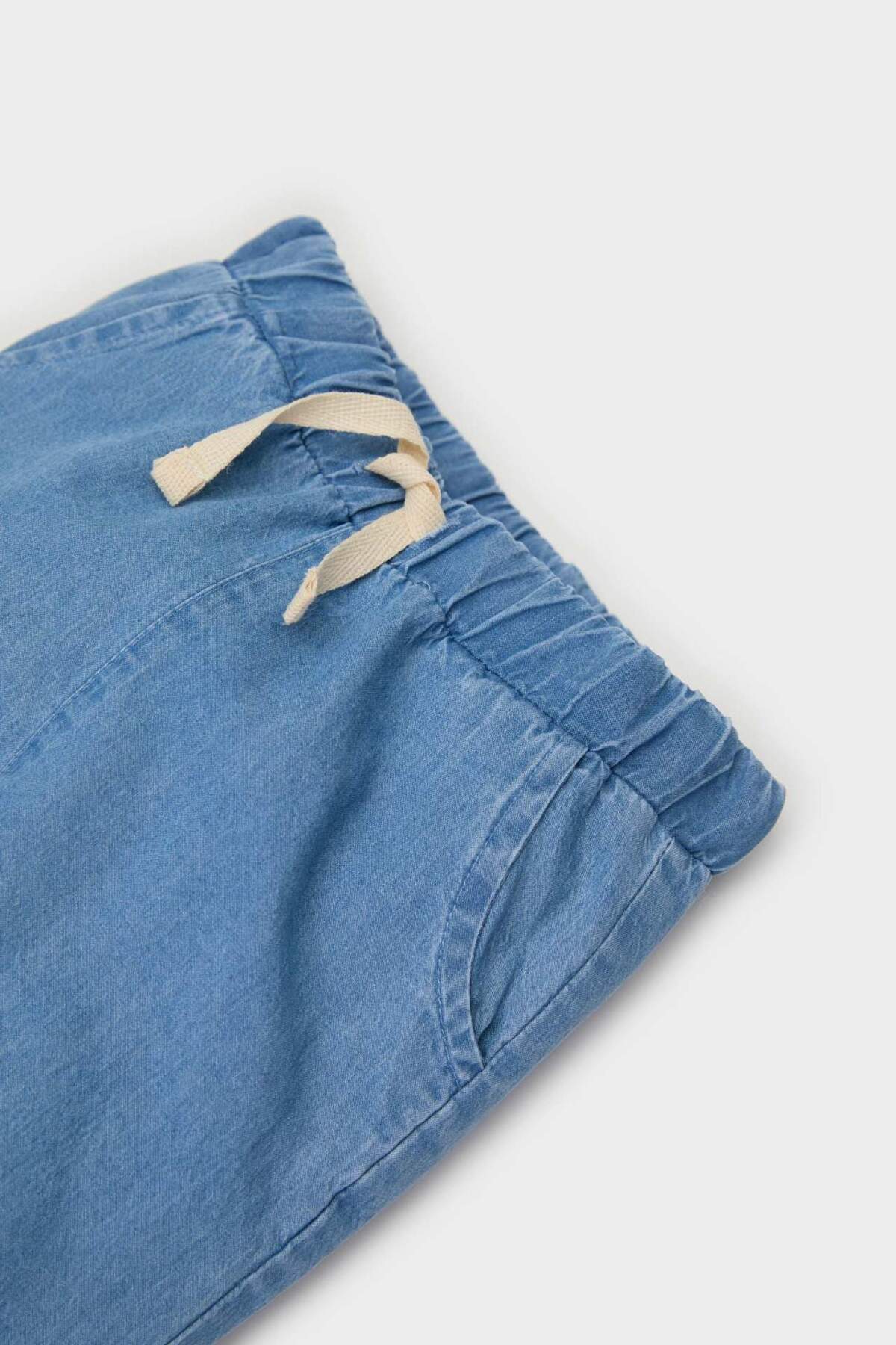 Defacto Erkek Bebek Beli Paçası Lastikli Jean Pantolon E6916A525SP fotoğrafı 2 (önizleme)