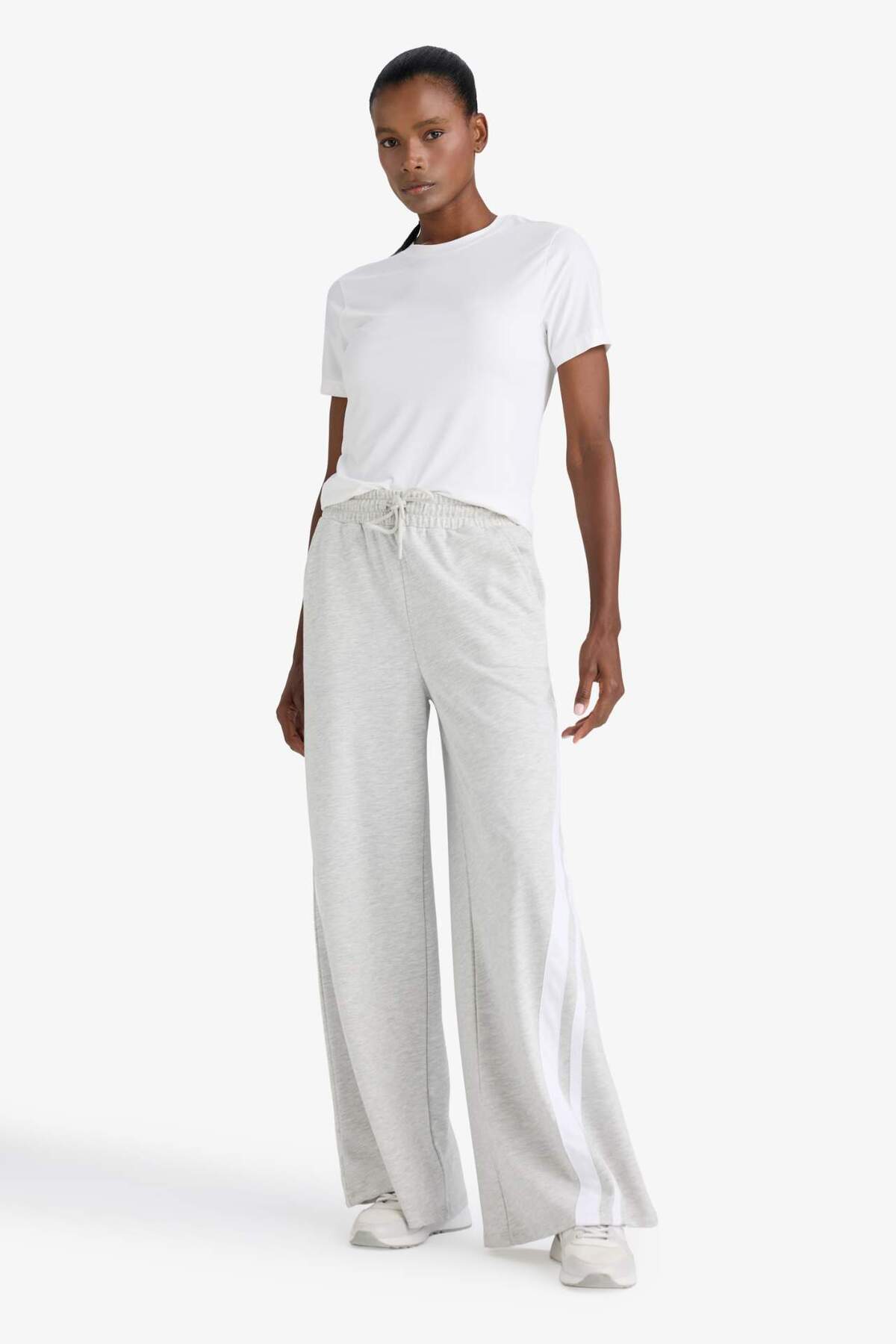 Defacto  Standart Fıt Bisiklet Yaka Sporcu Kısa Kollu Tişört D2296AX25SP - Görsel 2