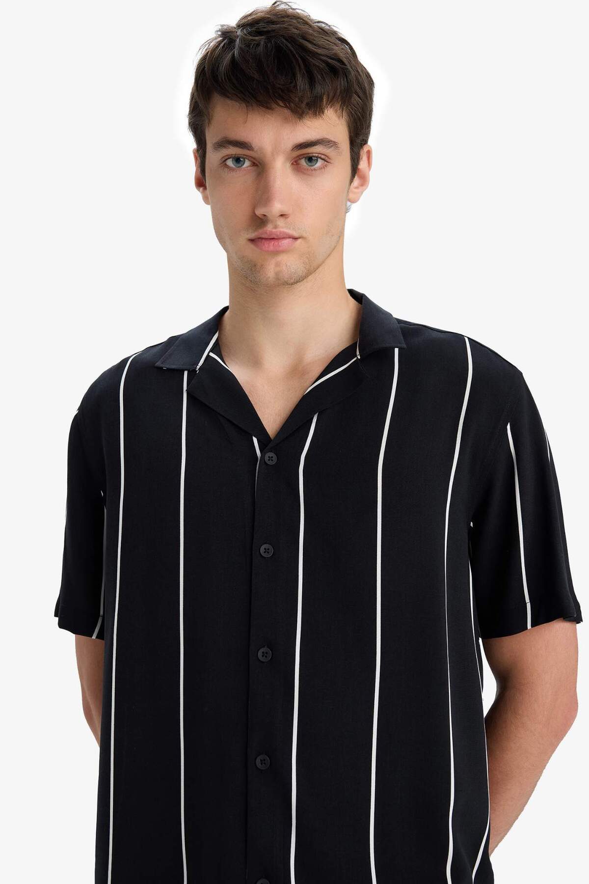 DeFacto Regular Fit Apaş Yaka Çizgili Yazlık Kısa Kollu Gömlek E2559AX25SM görsel 4