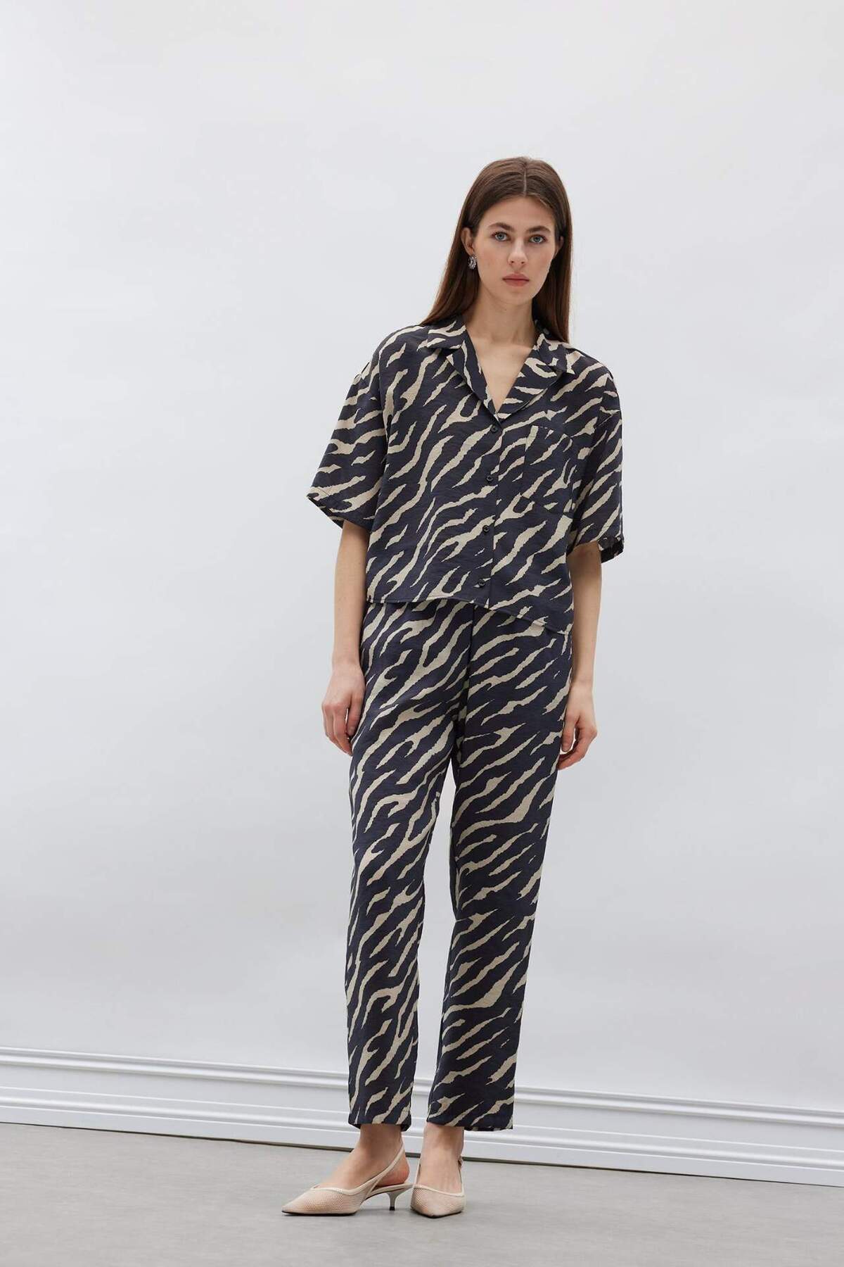 Defacto Carrot Fit Zebra Desenli Modal Kumaş Pantolon Çift Cepli