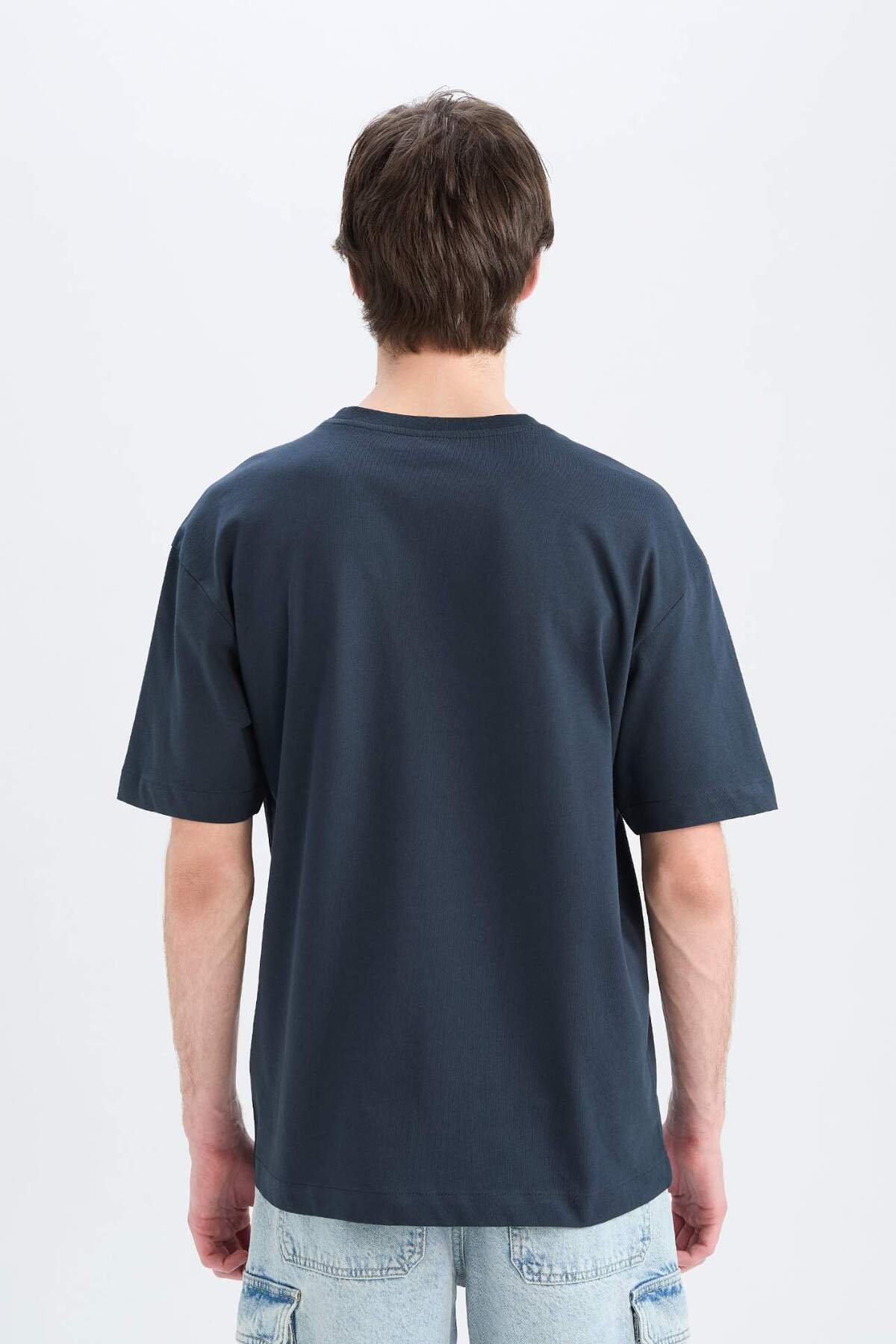 Defacto  %100 Pamuk Oversize Geniş Kalıp Bisiklet Yaka Basic Düz Kısa Kollu Tişört E6885AXNS - Görsel 6