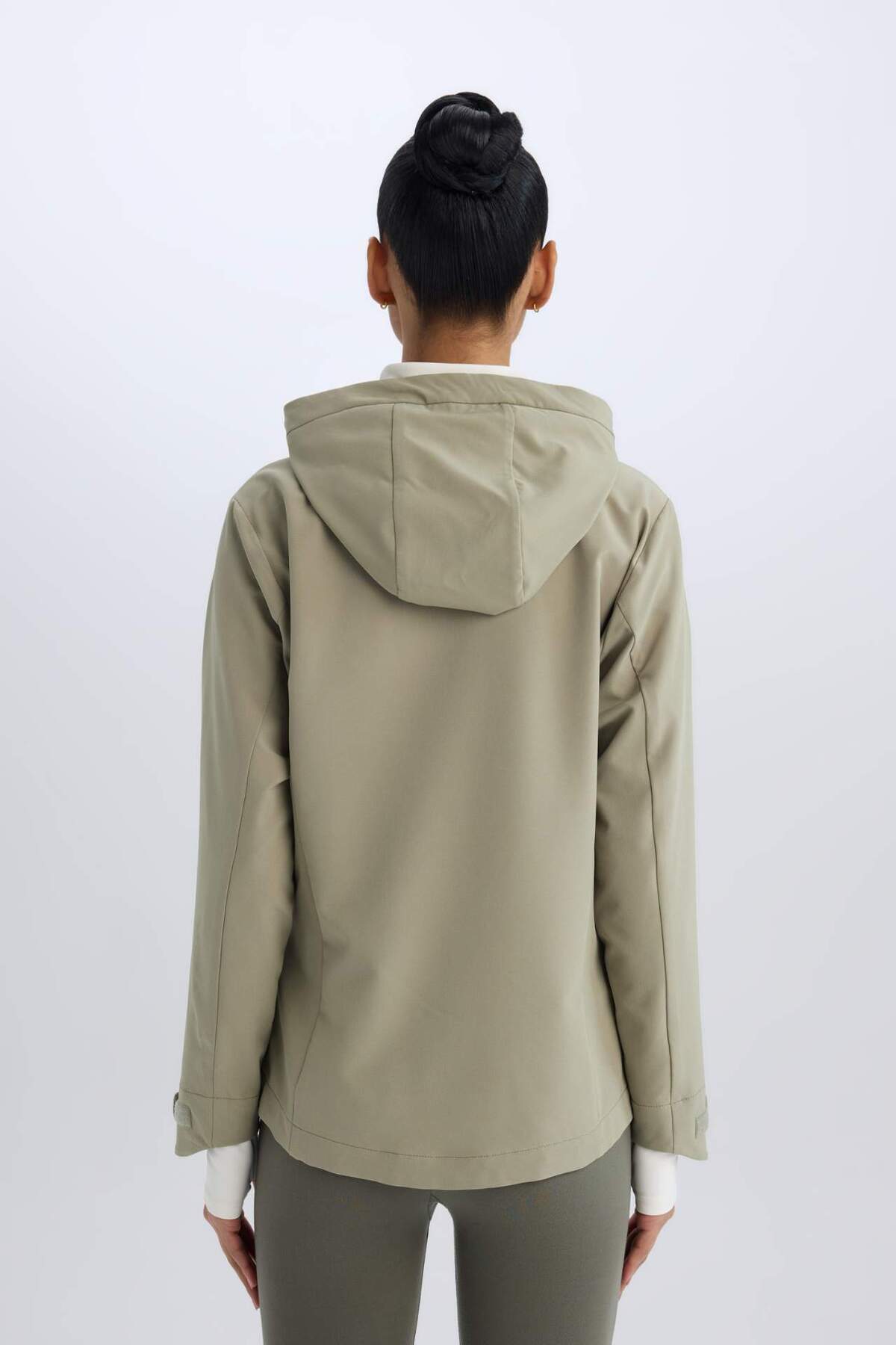 Defacto  Su İtici Regular Fit Kapüşonlu Fermuarlı Cepli Esnek Dokulu Mevsimlik Baharlık Mont D6084AX25SP - Görsel 7