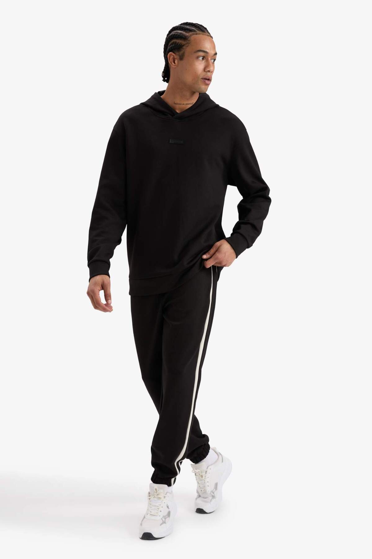 Ultra Yumuşak Standart Fit Kapüşonlu Skuba Dalgıç Kumaş Sporcu Sweatshirt D7364AX25SP — مشکی TYC64D3EFDC5932108 — تصویر 2 از 8