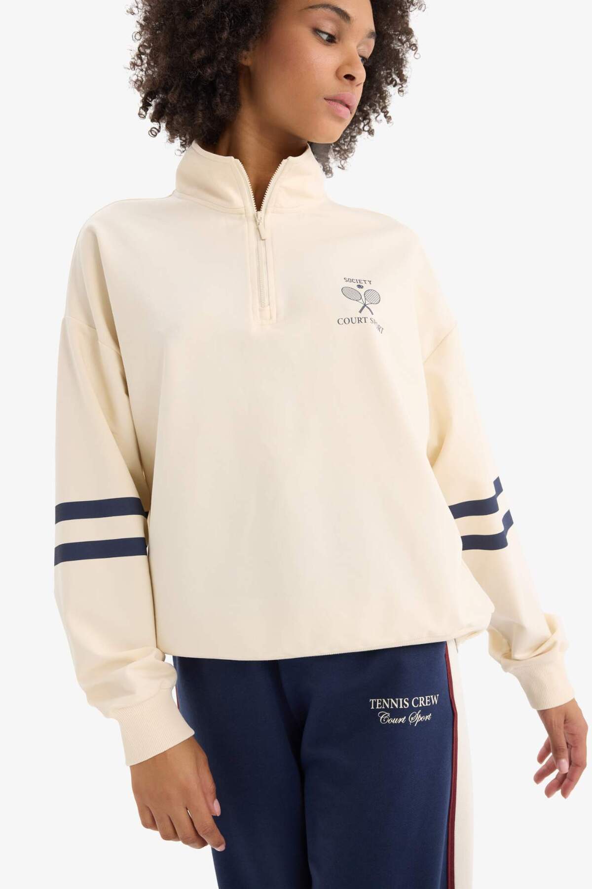 Defacto  Oversize Geniş Kalıp Yarım Fermuarlı Baskılı Sporcu Sweatshirt D7132AX25SP - Görsel 4