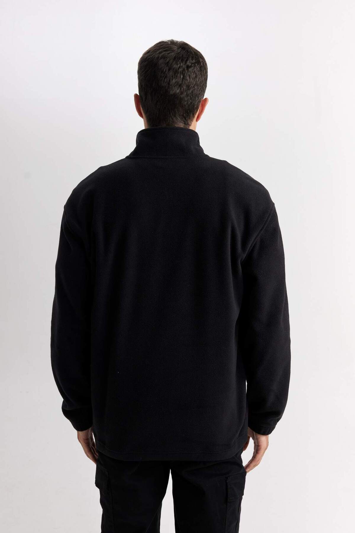 Sıcak Tutan Relax Fit Dik Yaka Fermuarlı Polar Sweatshirt D2348AX24AU — مشکی — تصویر 5 از 5