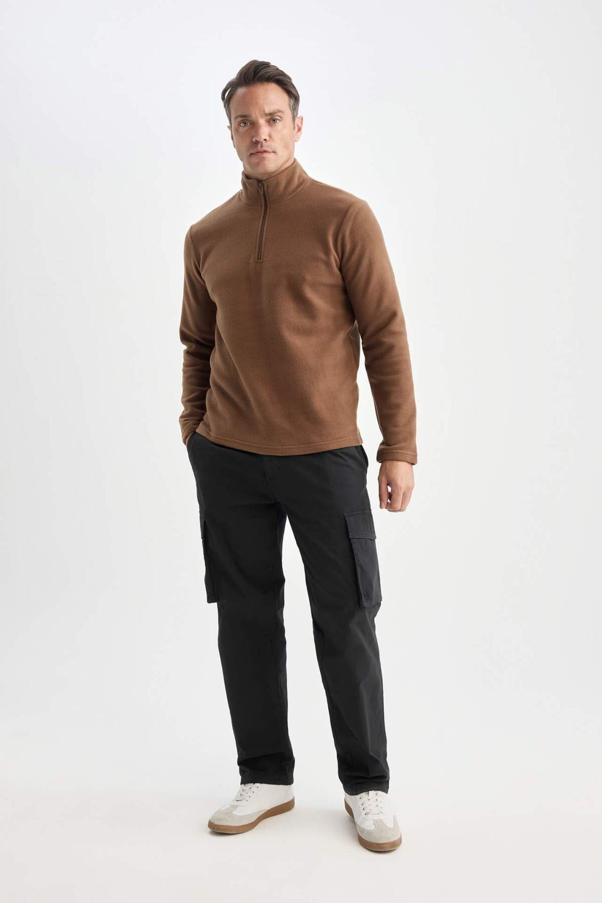 DeFacto Kahverengi Tüylenme Yapmayan Soğuk GeçirmezRegular Fit Dik Yaka Fermuarlı Polar Sweatshirt Y3996AZ görsel 2