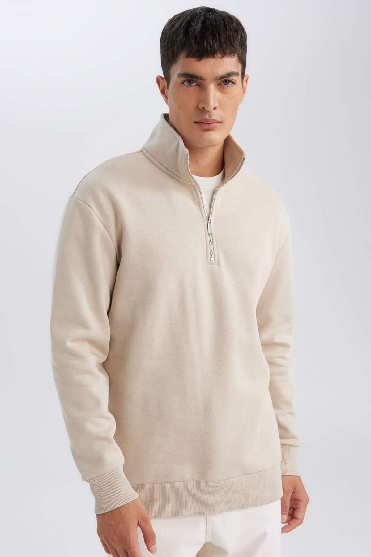 Defacto  3 İplik Pamuklu Şardonlu İçi Polarlı Comfort Regular Fit Rahat Kalıp Dik Yaka Fermuarlı Kalın Sweats