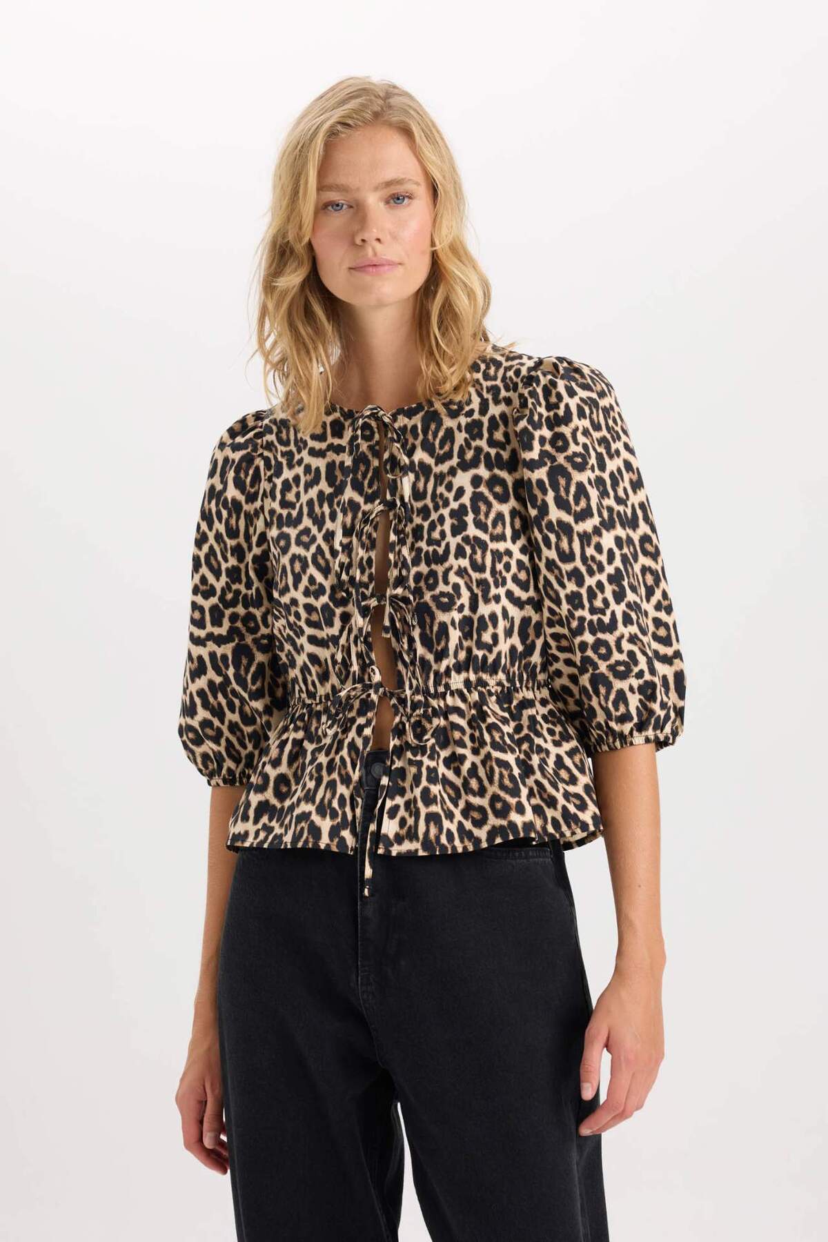 Defacto  Fitted Yuvarlak Yaka Leopar Desenli Önü Bağlamalı Poplin Uzun Kollu Bluz E1368AX24AU - Görsel 3