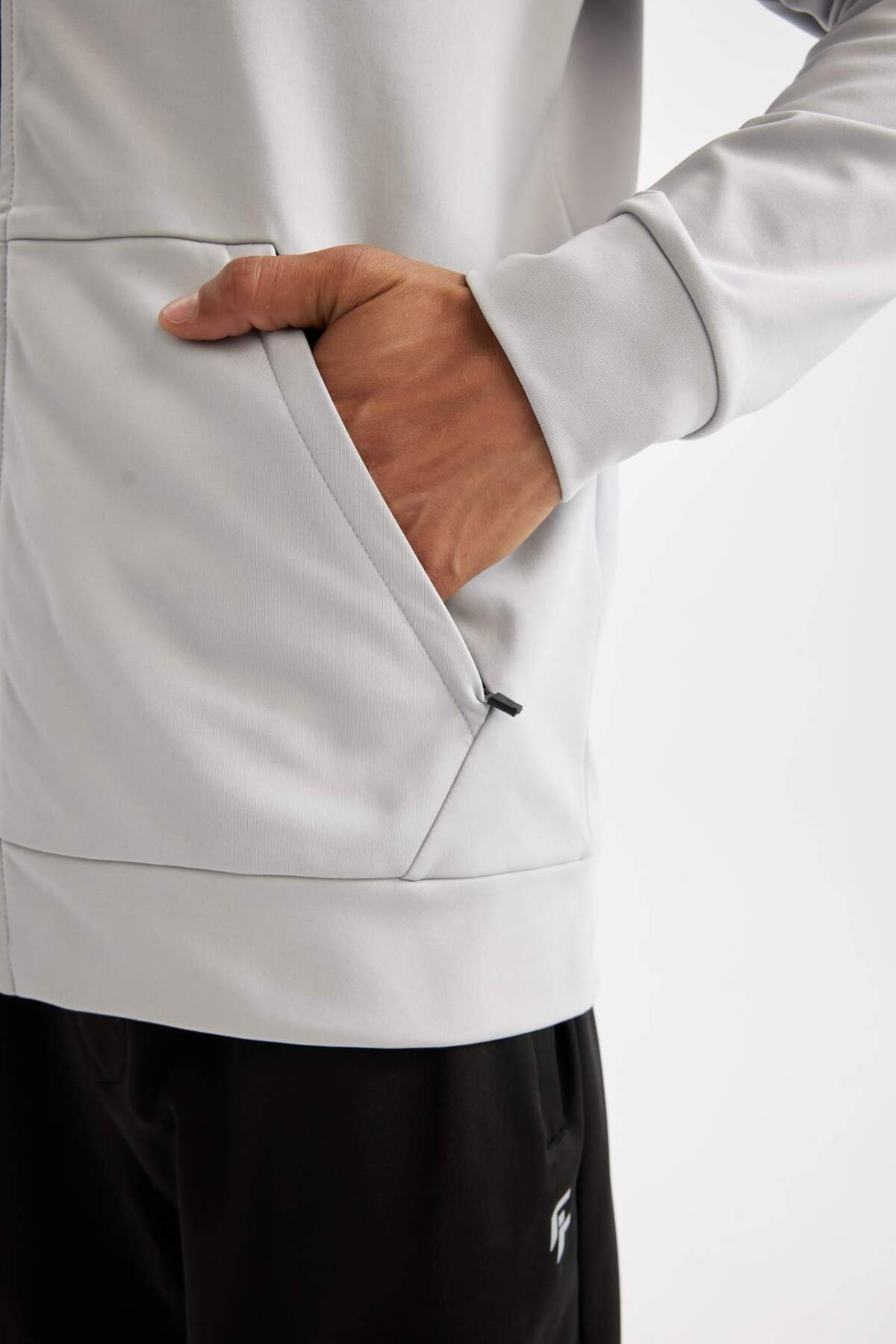 Defacto  Standart Fit Normal Kesim Fermuarlı Skuba Dalgıç Kumaş Cepli Dik Yaka Sporcu Hırka D1895AX24AU - Görsel 5