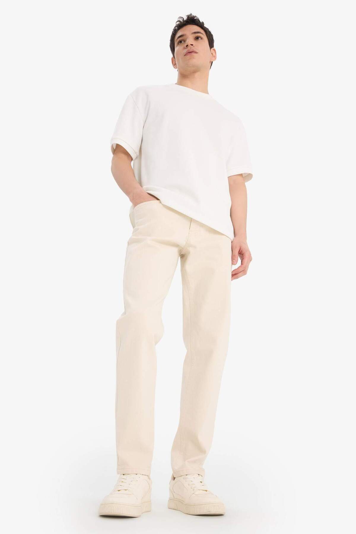 Defacto  Slim Tapered Fit Dar Kalıp Normal Bel Daralan Paça Jean Pantolon C9743AX24AU - Görsel 4