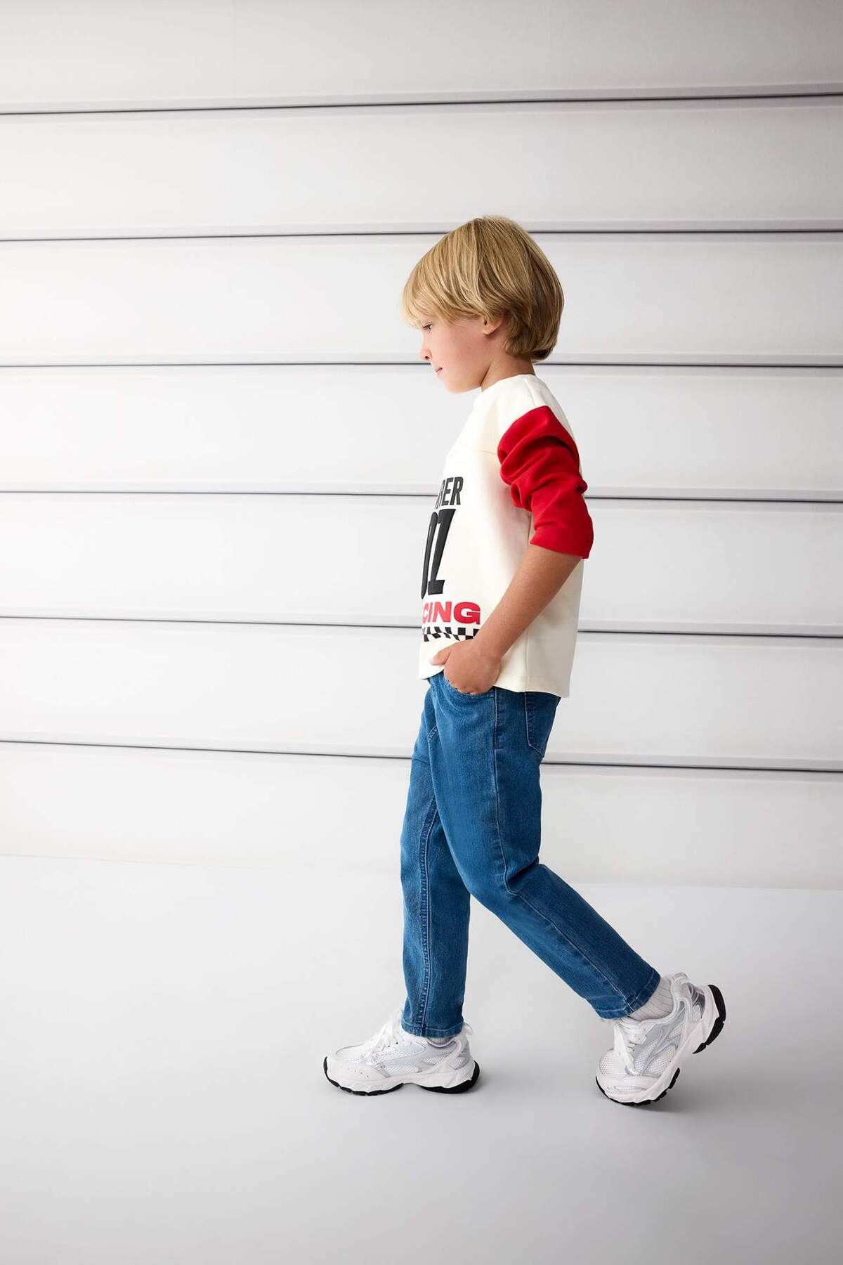 Defacto Erkek Bebek Düz Paça Cepli Jean Pantolon D2518A524AU fotoğrafı 2 (önizleme)