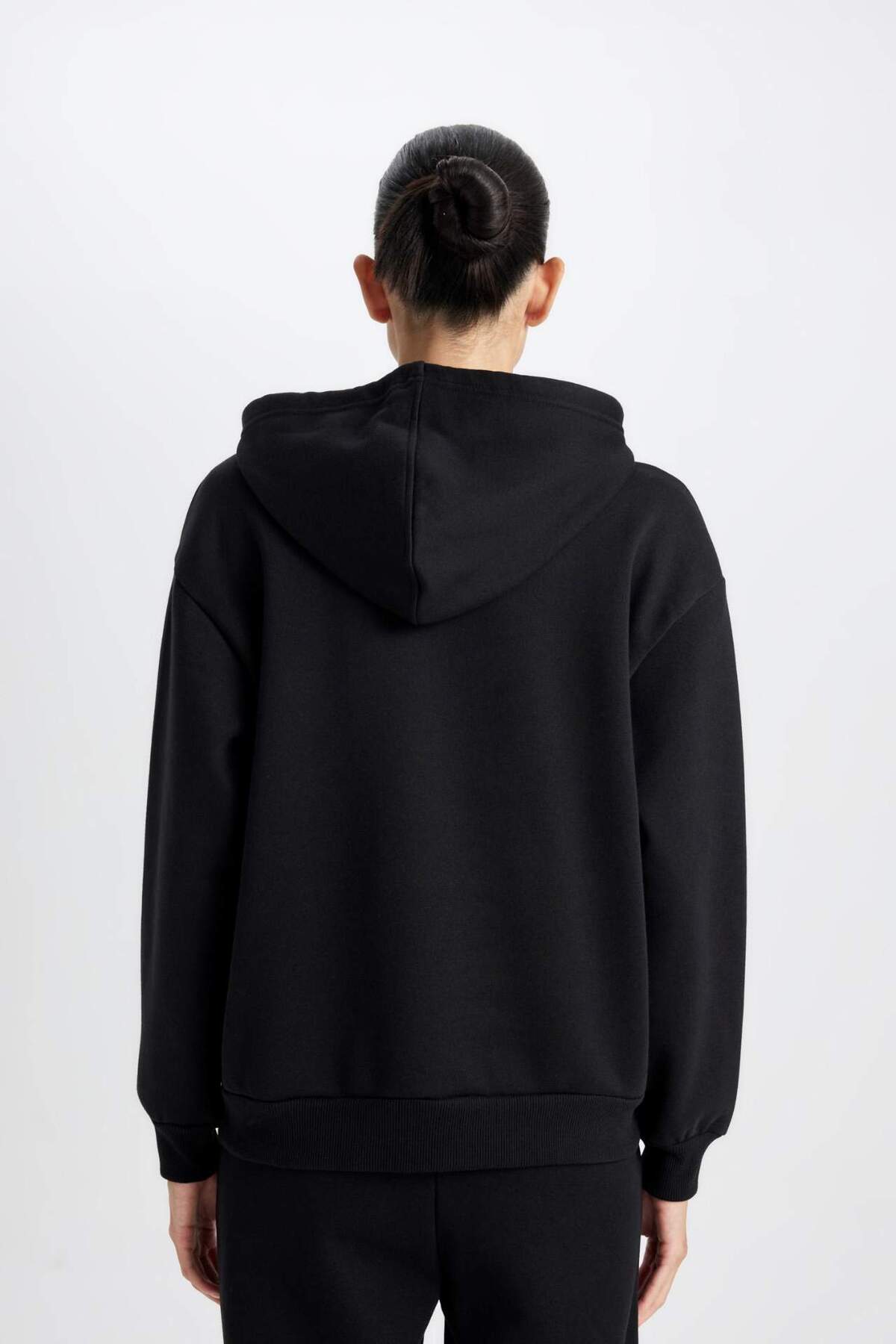 Defacto  Relax Fit Kapüşonlu Kanguru Cepli Kalın Basic Düz Siyah Sweatshirt W1240AZ24WN - Görsel 6