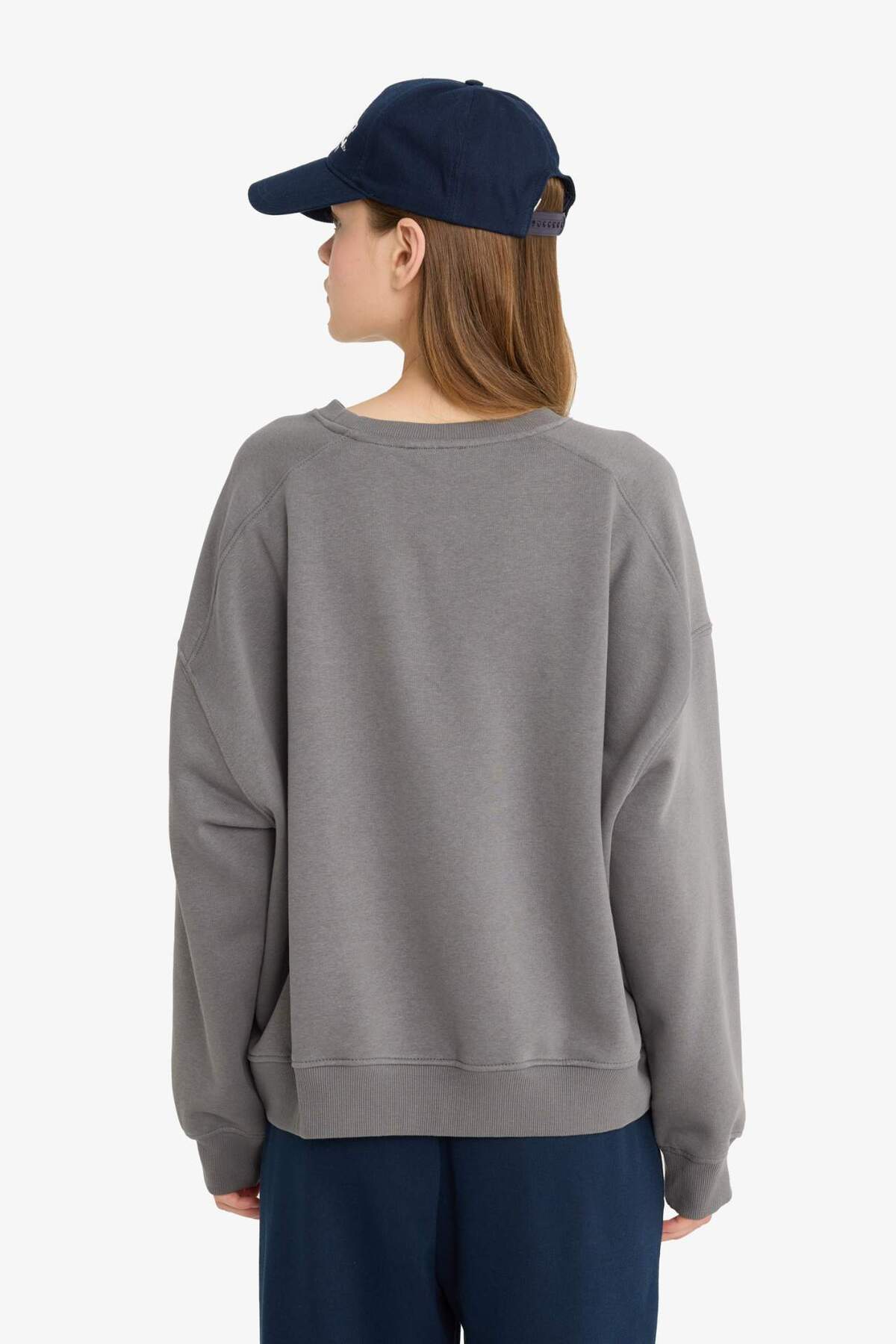 DeFacto Oversize Bisiklet Yaka Basic Sweatshirt A4177AX24WN görsel 6