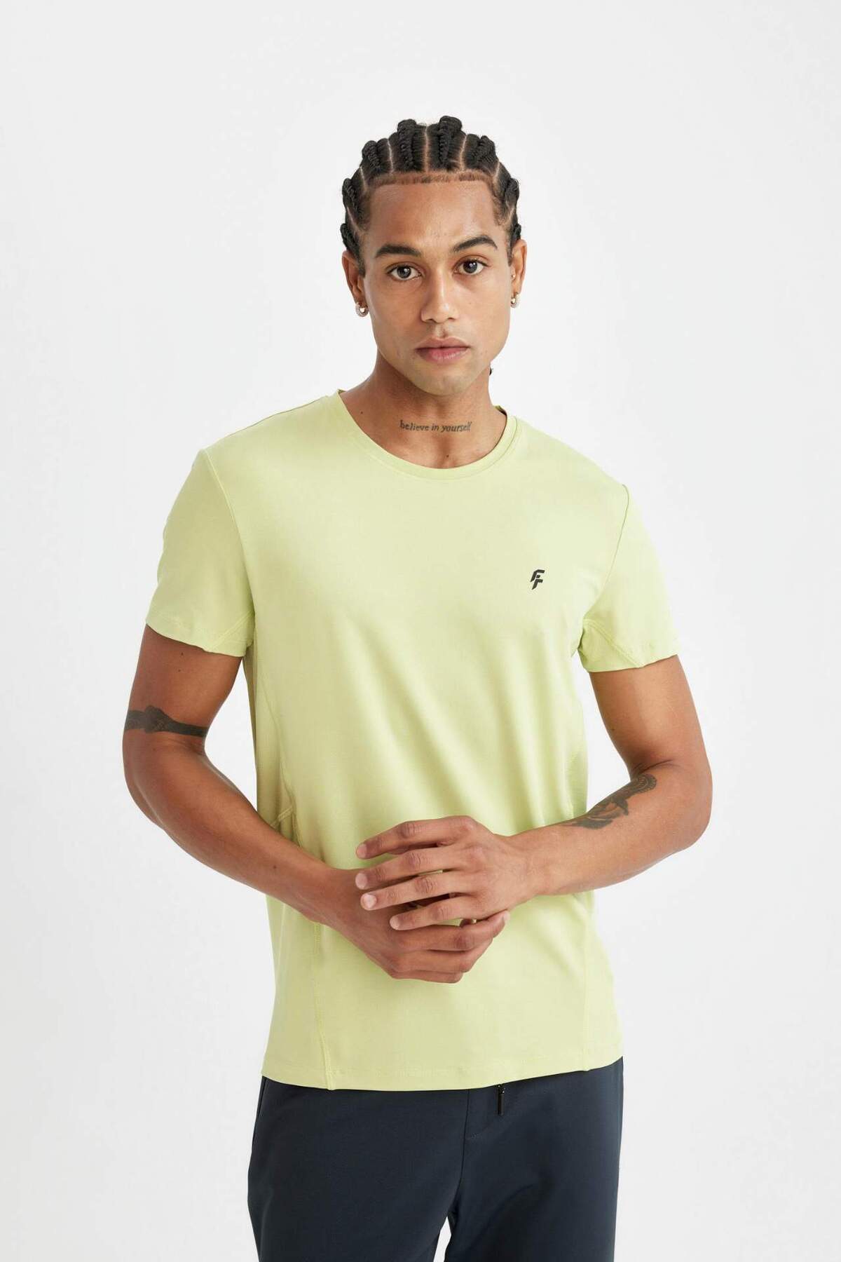DeFacto Nefes Alabilir DeFactoFit Slim Fit Dar Kesim Bisiklet Yaka Sporcu Kısa Kollu Tişört C9183AX24AU görsel 4