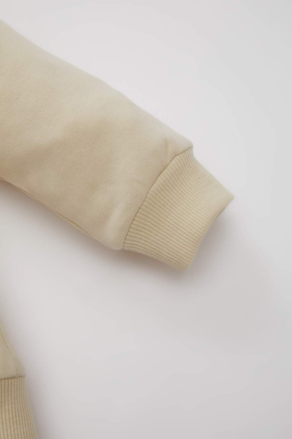 Defacto Erkek Bebek 2li Takım Baskılı Sweatshirt Kargo Cepli Beli Lastikli Pantolon D3348A524AU fotoğrafı 4 (önizleme)