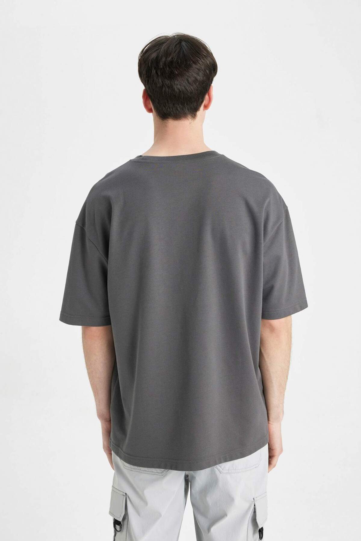 DeFacto Oversize Geniş Kalıp Bisiklet Yaka Kısa Kollu Basic Düz Ağır Kumaş Tişört X3926AZ24AU görsel 6