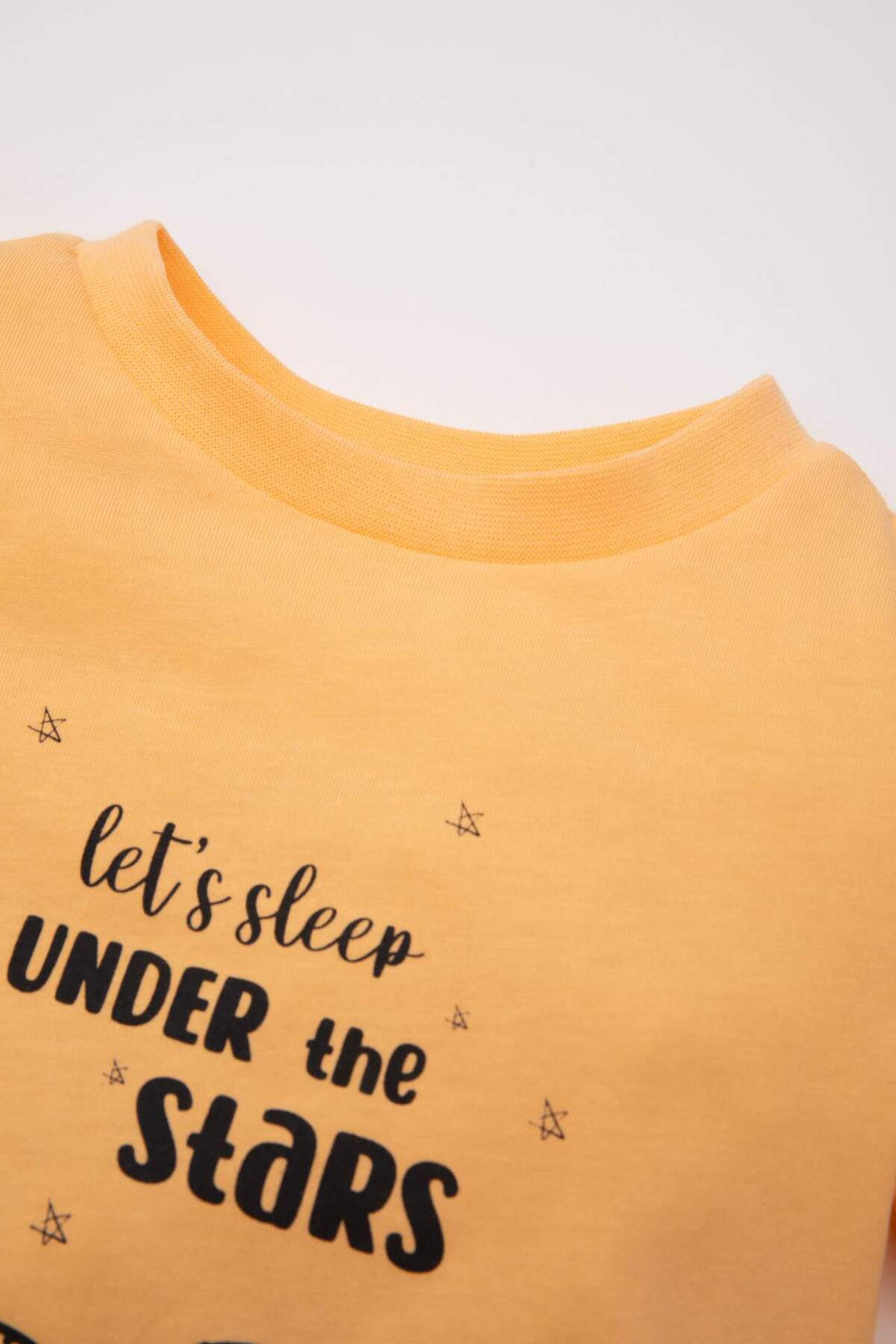 Defacto Erkek Bebek Pijama Takım Disney Winnie The Pooh Penye Kısa Kollu Üst Beli Lastikli Şort Alt C5202A5 fotoğrafı 3 (önizleme)