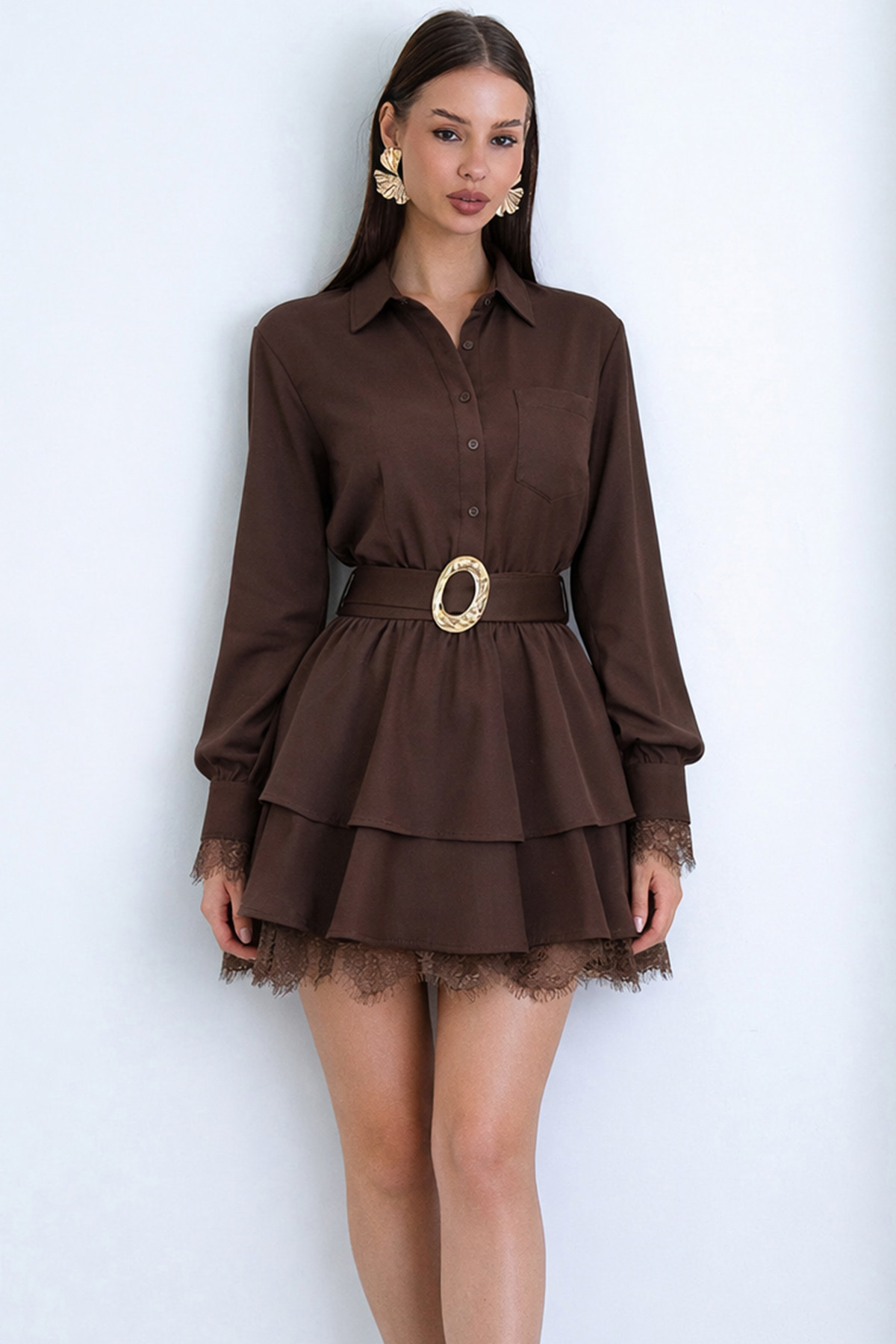 Trend Alaçatı Stili  Kadın Kahverengi Tek Cepli Eteği Kat Kat Dantel Detaylı Kemerli Gömlek Elbise Alc-X15227