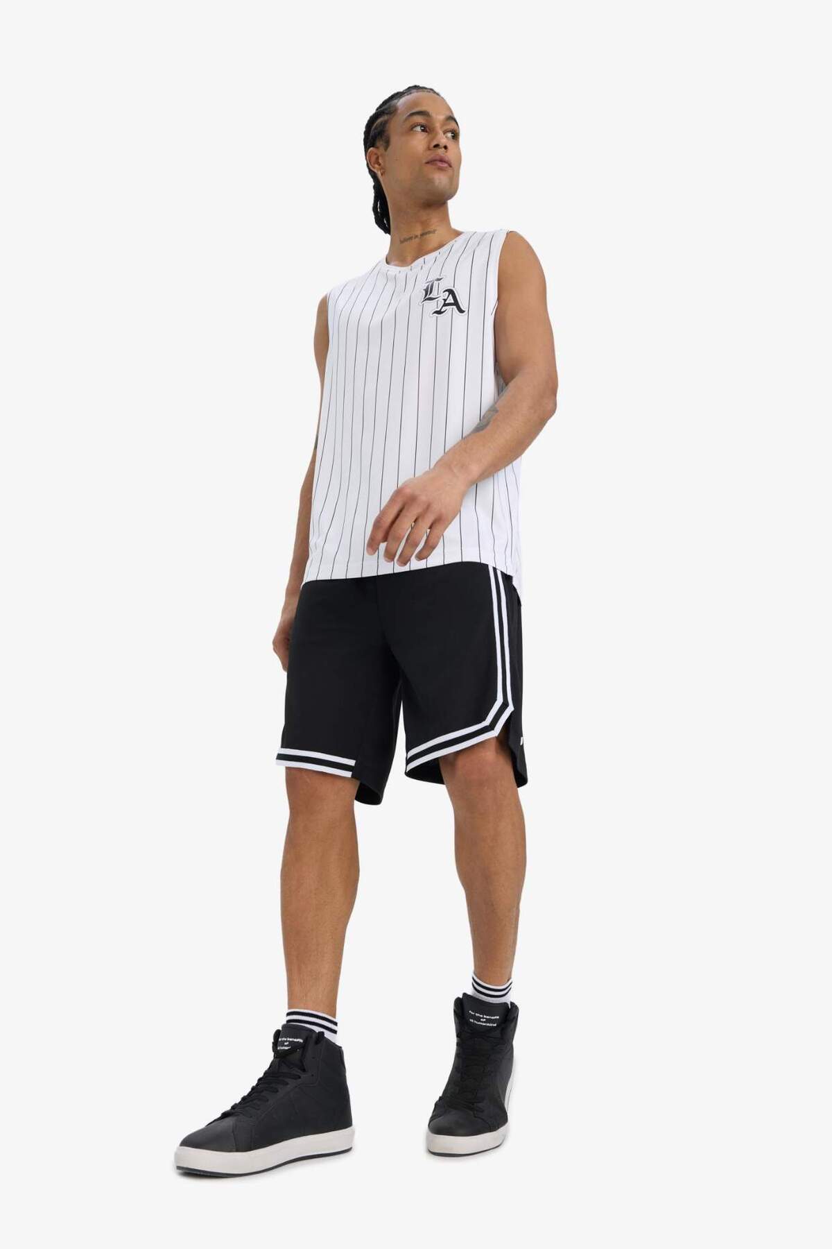 Defacto  Standart Fit Sporcu Kısa Paça Ağır Kumaş Şort C1840AX24SM