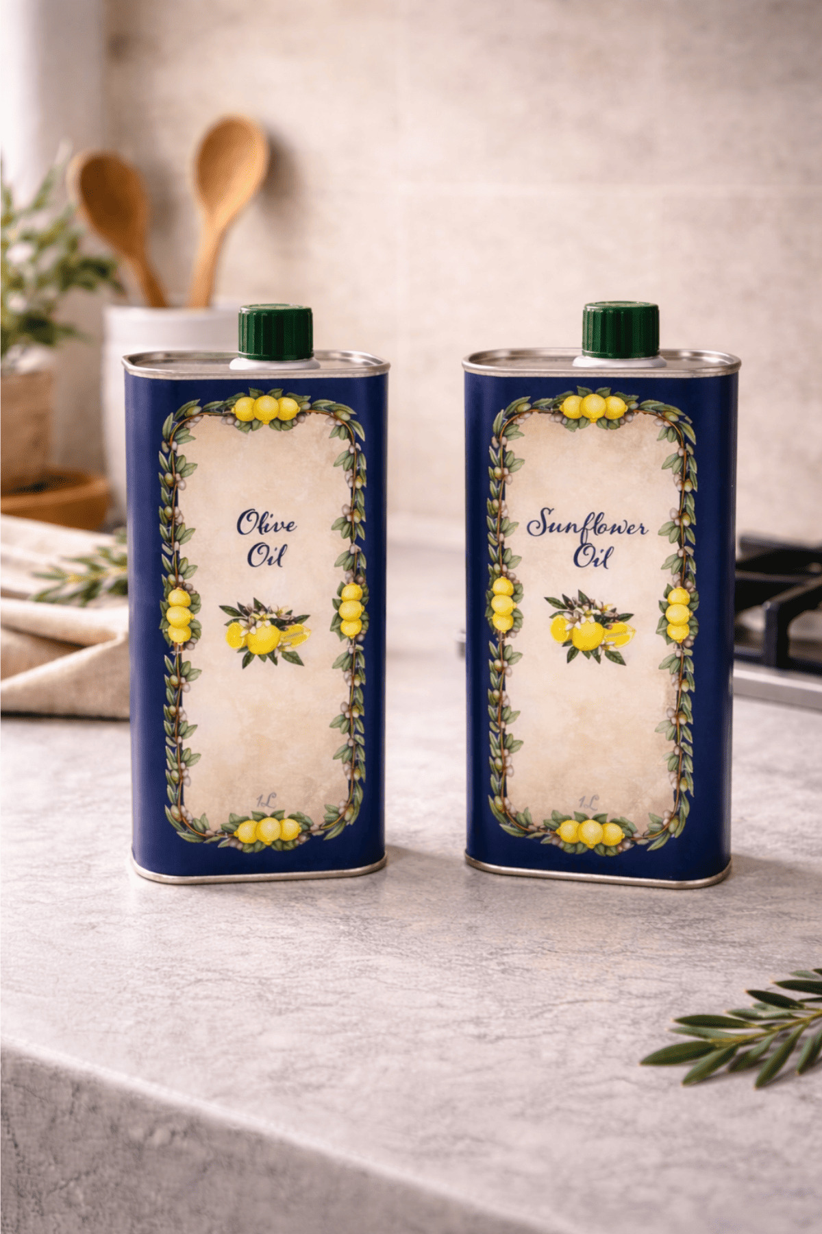 Home 1000 ml Metal Olive Oil Tin Set with 2 Lids