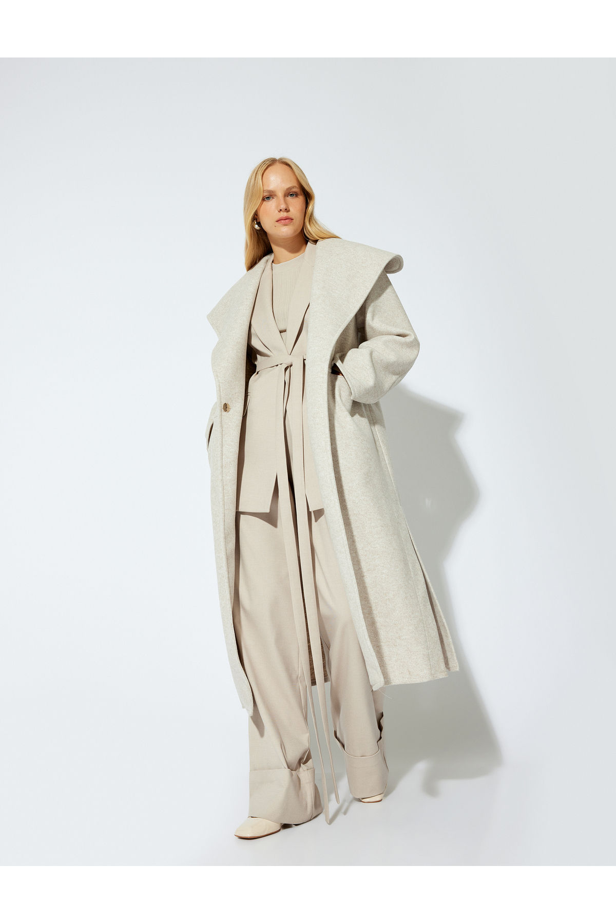 Koton  Ekstra Uzun Kaşe Kaban Geniş Şal Yaka Cepli Yandan Yırtmaç Detaylı - Görsel 2