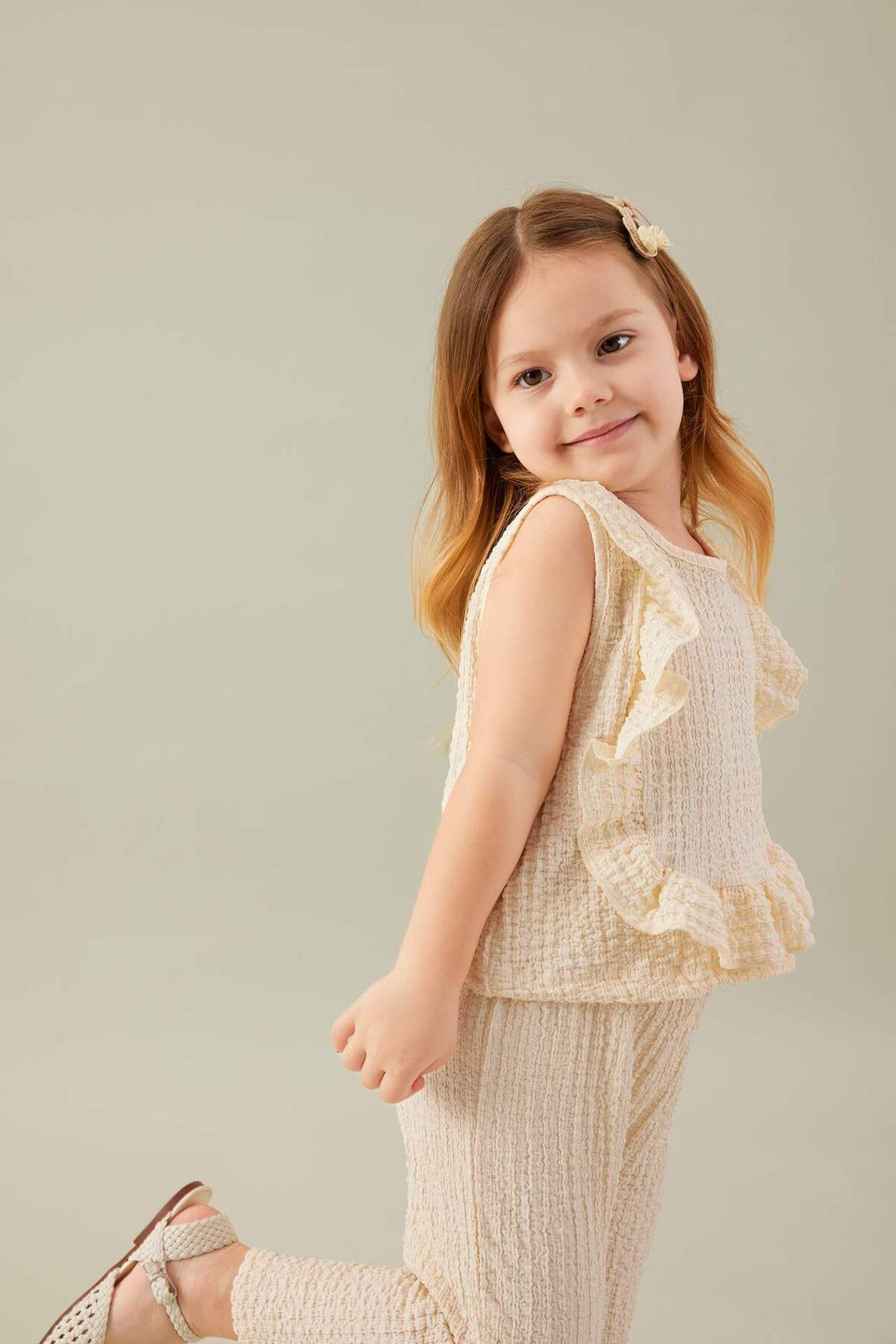 Defacto Kız Bebek 2li Takım Bisiklet Yaka Fırfırlı Bluz Pantolon C4016A524SM fotoğrafı 3 (önizleme)