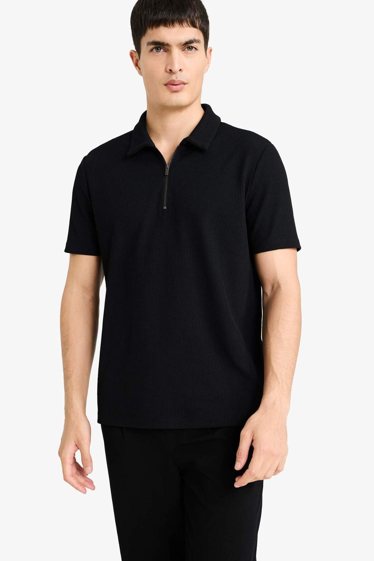 Defacto Anti-Wrinkle Zippered Polo Collar T-Shirt B7355Ax24Sp