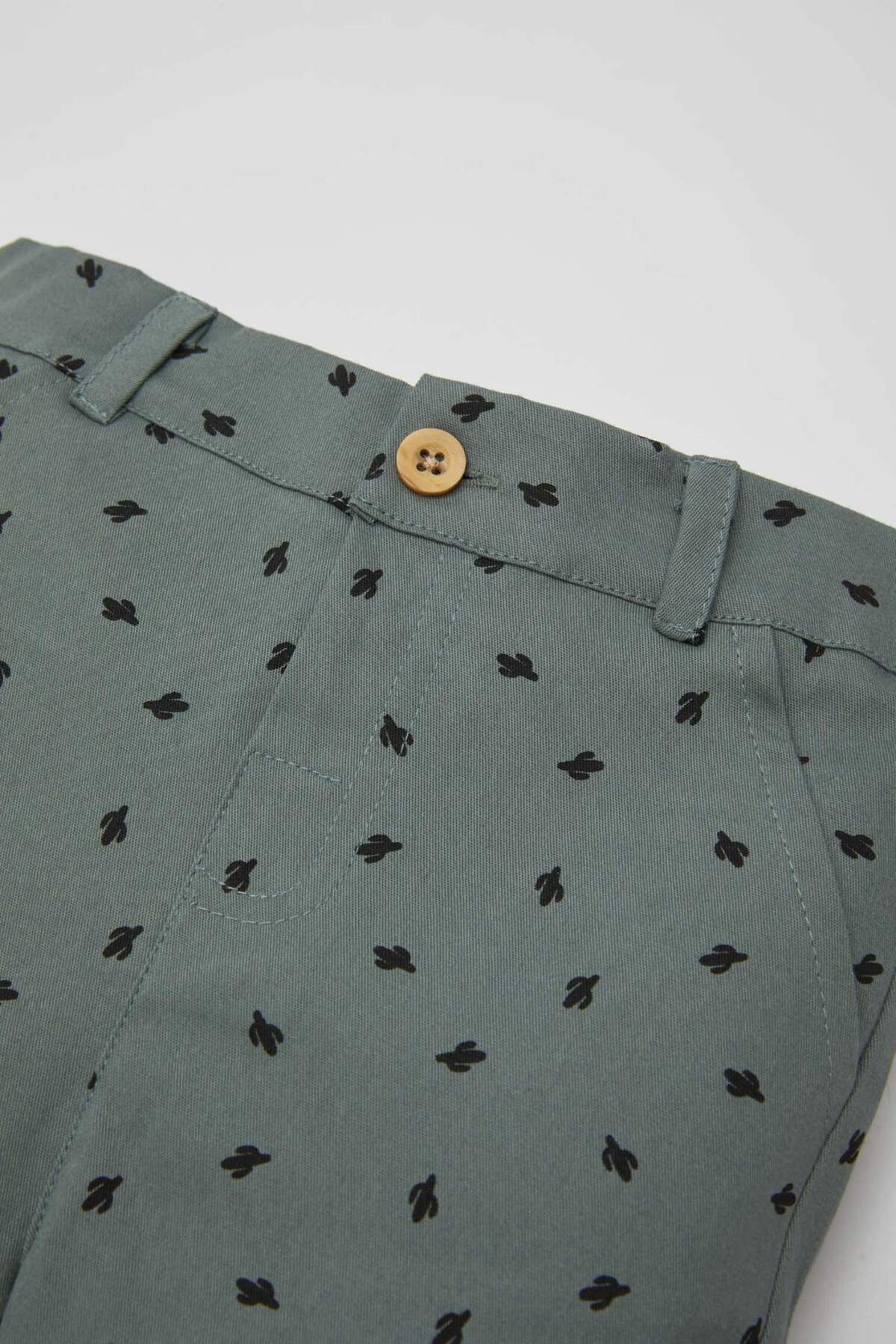 Defacto Kaktüs Desenli Gabardin Şort Erkek Bebek C3421A524SM fotoğrafı 2 (önizleme)