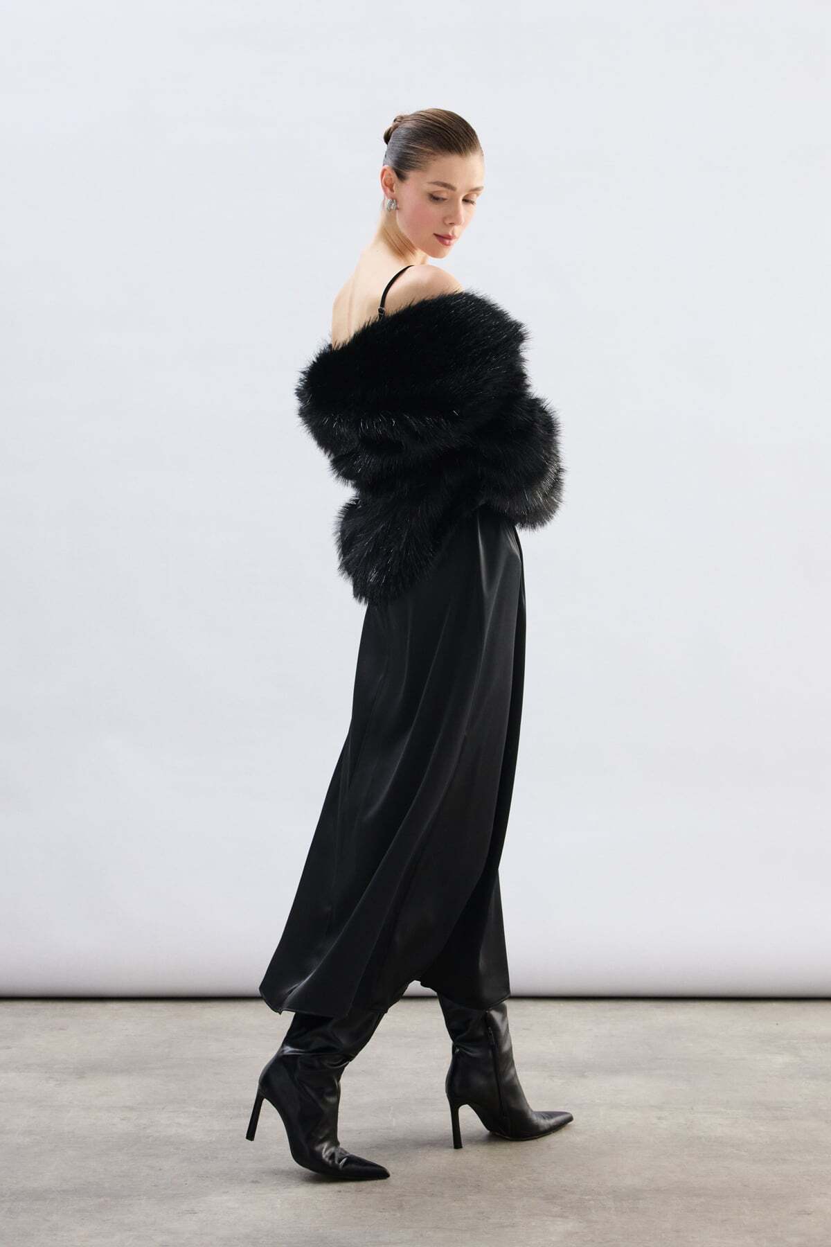 Sateen  Geniş Yakalı Simli Kürk - Siyah - Görsel 4