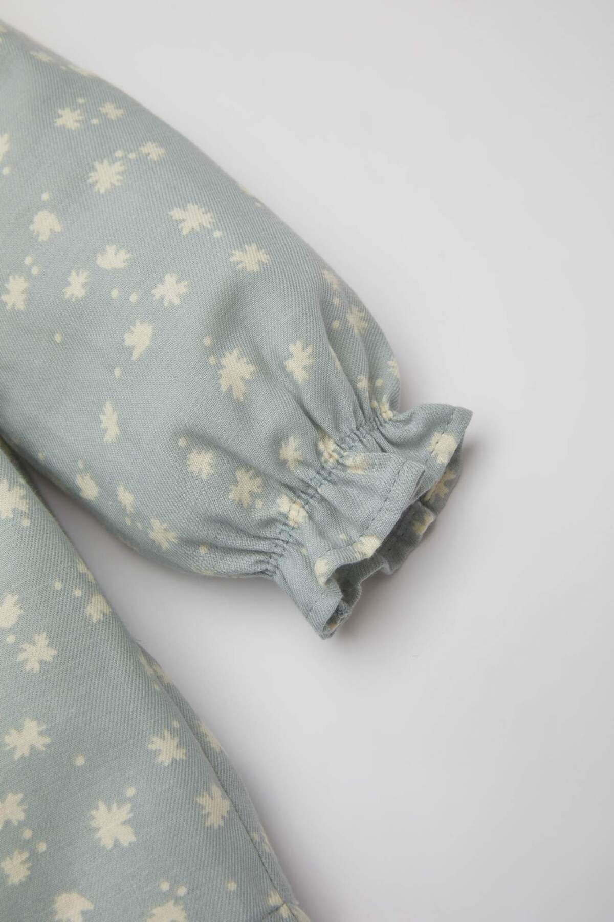 Defacto Çiçekli Uzun Kollu Twill Elbise Kız Bebek C2411A524SP fotoğrafı 3 (önizleme)