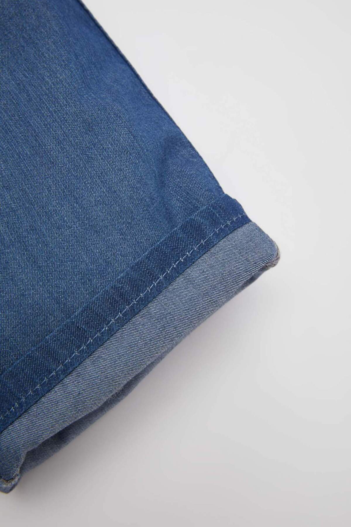 Defacto Basic Düz Beli Bağcıklı Jean Şort Erkek Bebek C2281A524SM fotoğrafı 5 (önizleme)