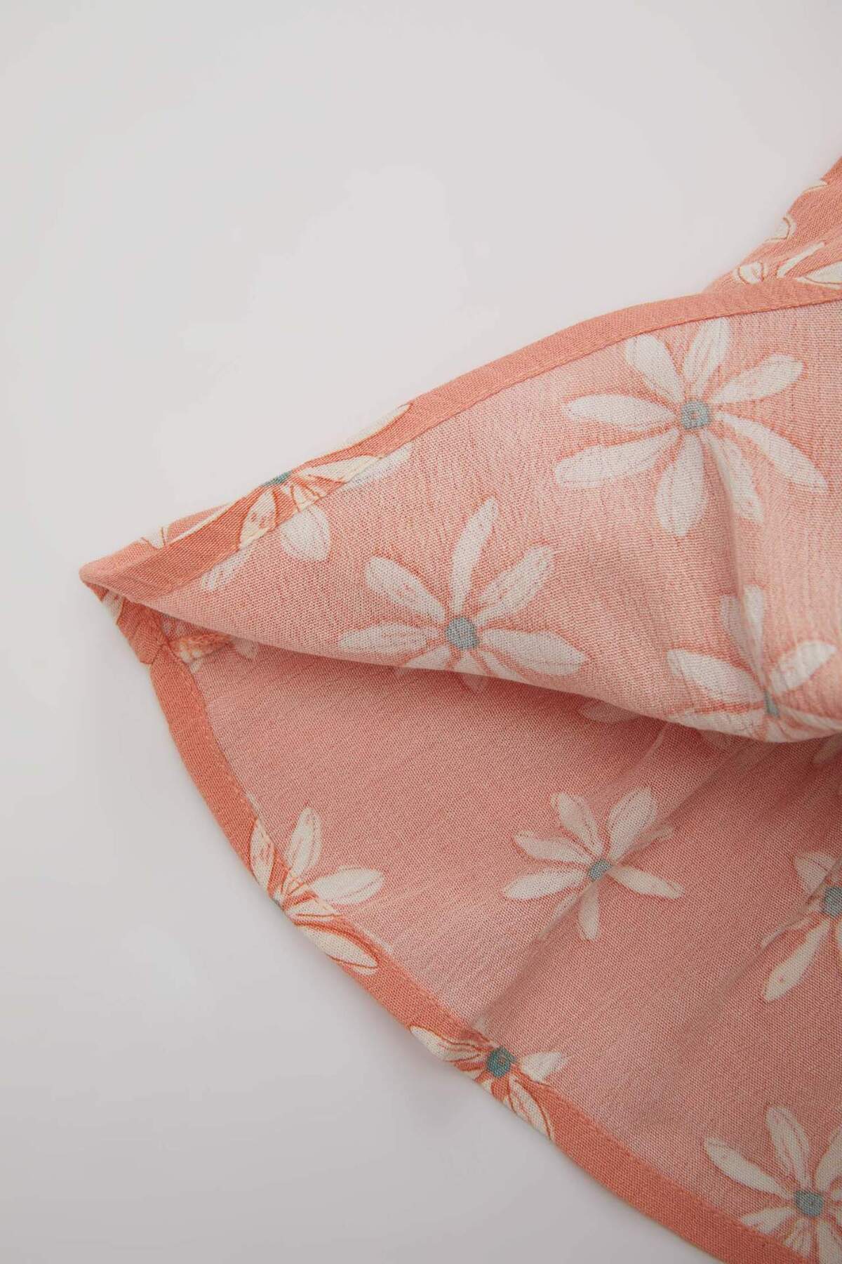 Defacto Çiçekli Kısa Kollu Krinkıl Viskon Elbise Kız Bebek C2423A524SM fotoğrafı 4 (önizleme)