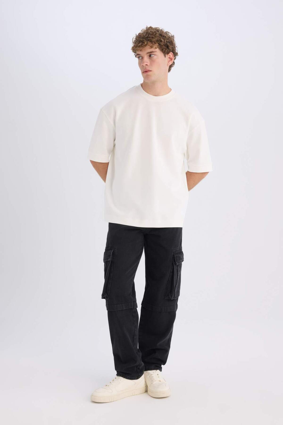 Defacto  Loose Fit Bisiklet Yaka Kısa Kollu Ağır Kumaş Basic Düz Tişört B4844AX23WN - Görsel 2