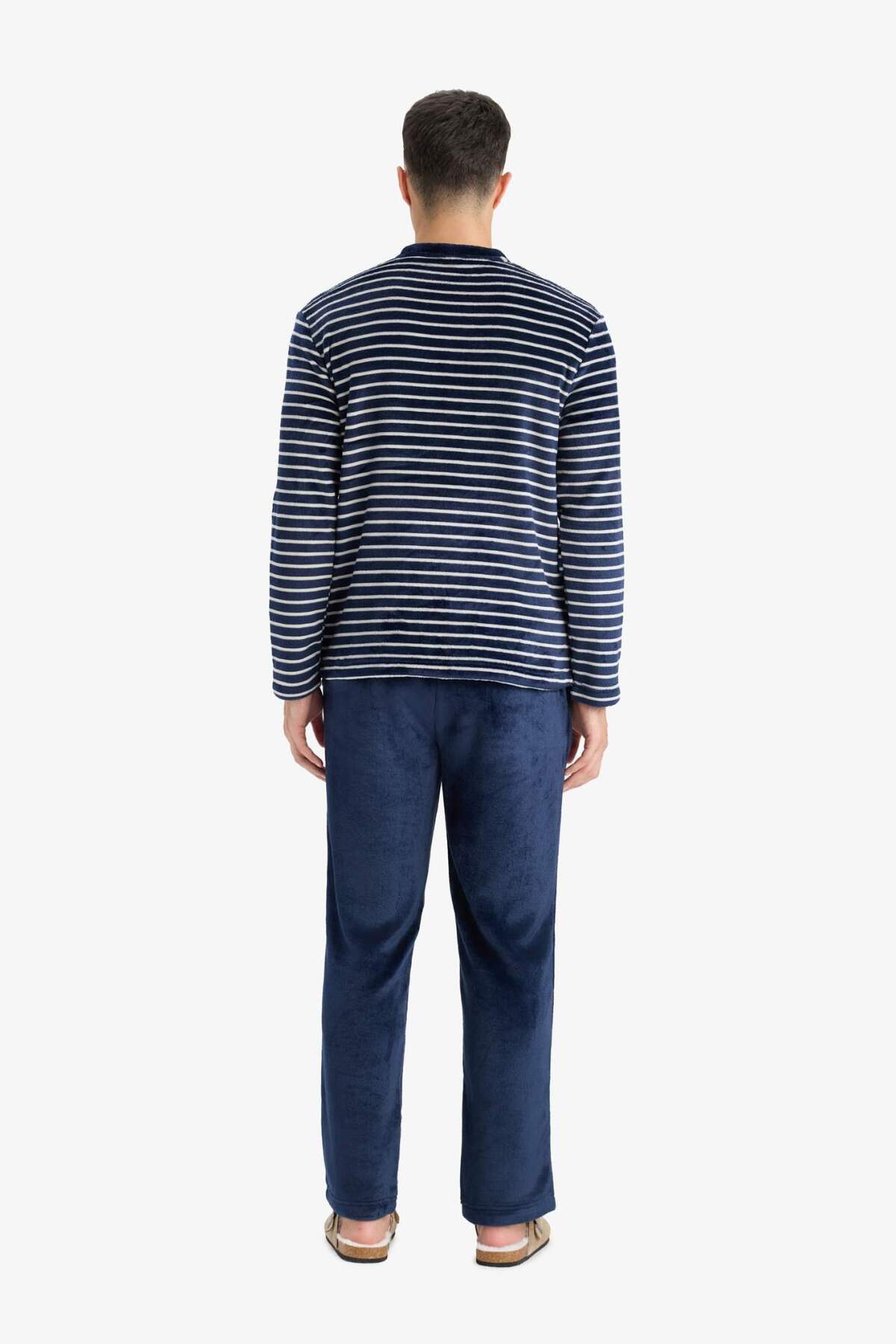 DeFacto Ultra Yumuşak Regular Fit Polar Bisiklet Yaka Çizgili Uzun Kollu Üst Alt Pijama Takımı A3443AX23AU görsel 7