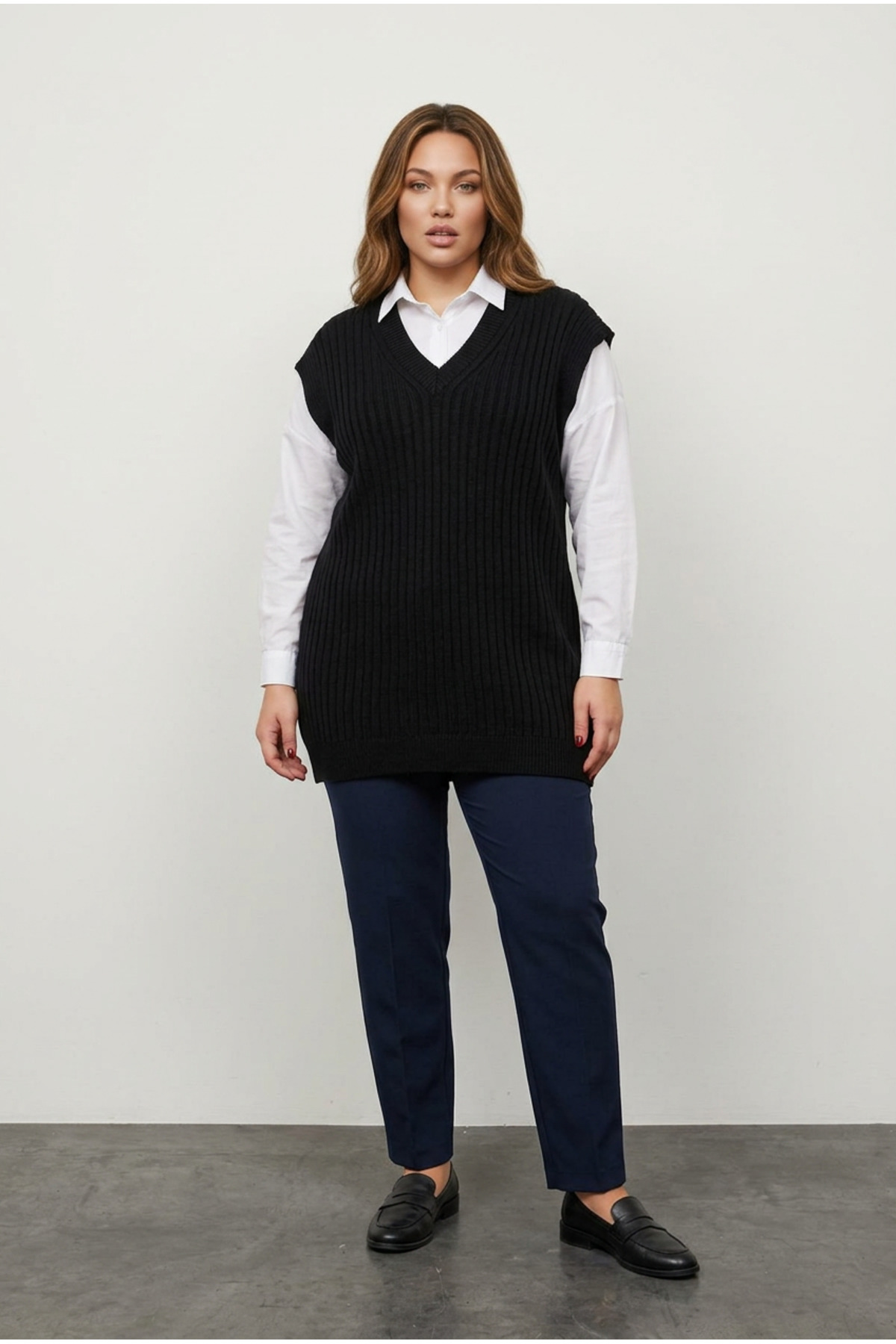 Stil Diva  Büyük Beden V Yaka Kısa Kollu Süveter Triko Bluz 302134 - Görsel 3