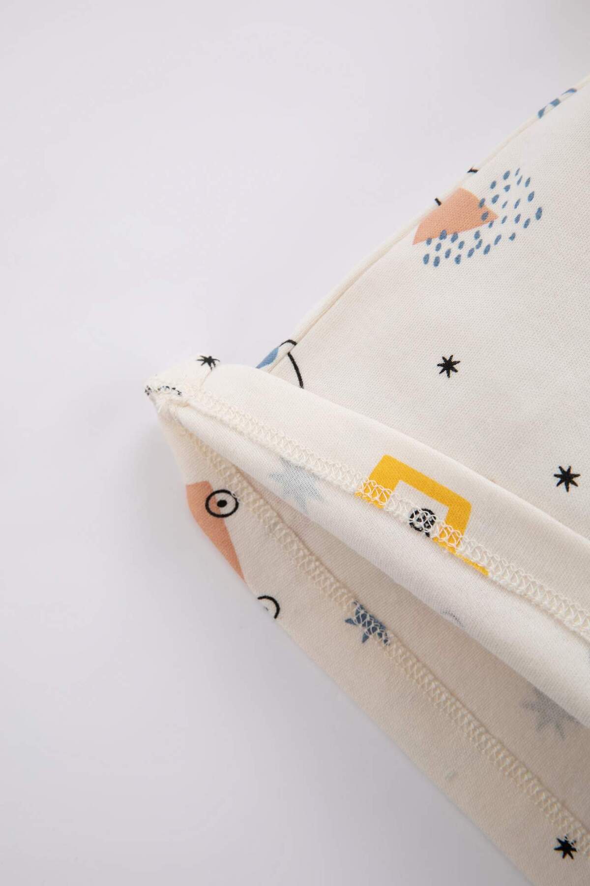 Defacto Erkek Bebek Pijama Takımı Desenli Ribana Organik Pamuk Kısa Kollu Üst Şort Z4292A223SP fotoğrafı 3 (önizleme)