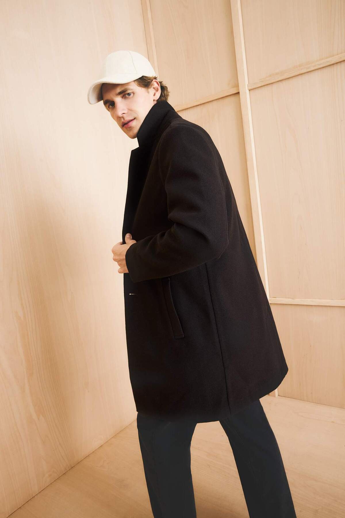 Defacto  Erkek Gri Relax Fit Ceket Yaka Düğmeli Cepli Kaşe Kaban Parka Y8903AZ22WN - Görsel 3