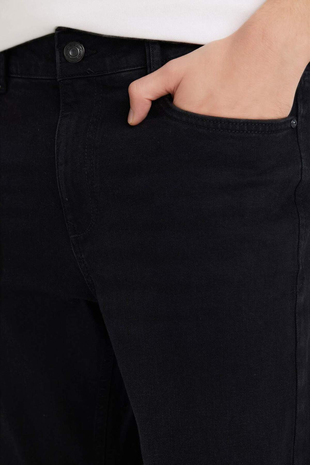 Defacto  Sergio Regular Fit Normal Kalıp Normal Bel Boru Paça Jean Pantolon W6868AZ22SP - Görsel 4