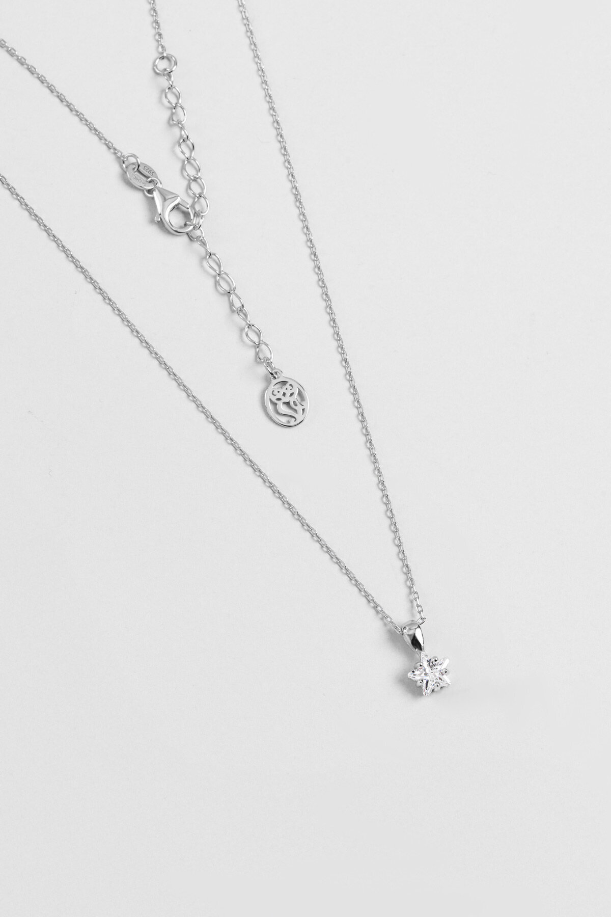 So CHIC... Minimal Yıldız Taşlı 18 Ayar Beyaz Altın Kaplama 45 Cm Gümüş Kolye