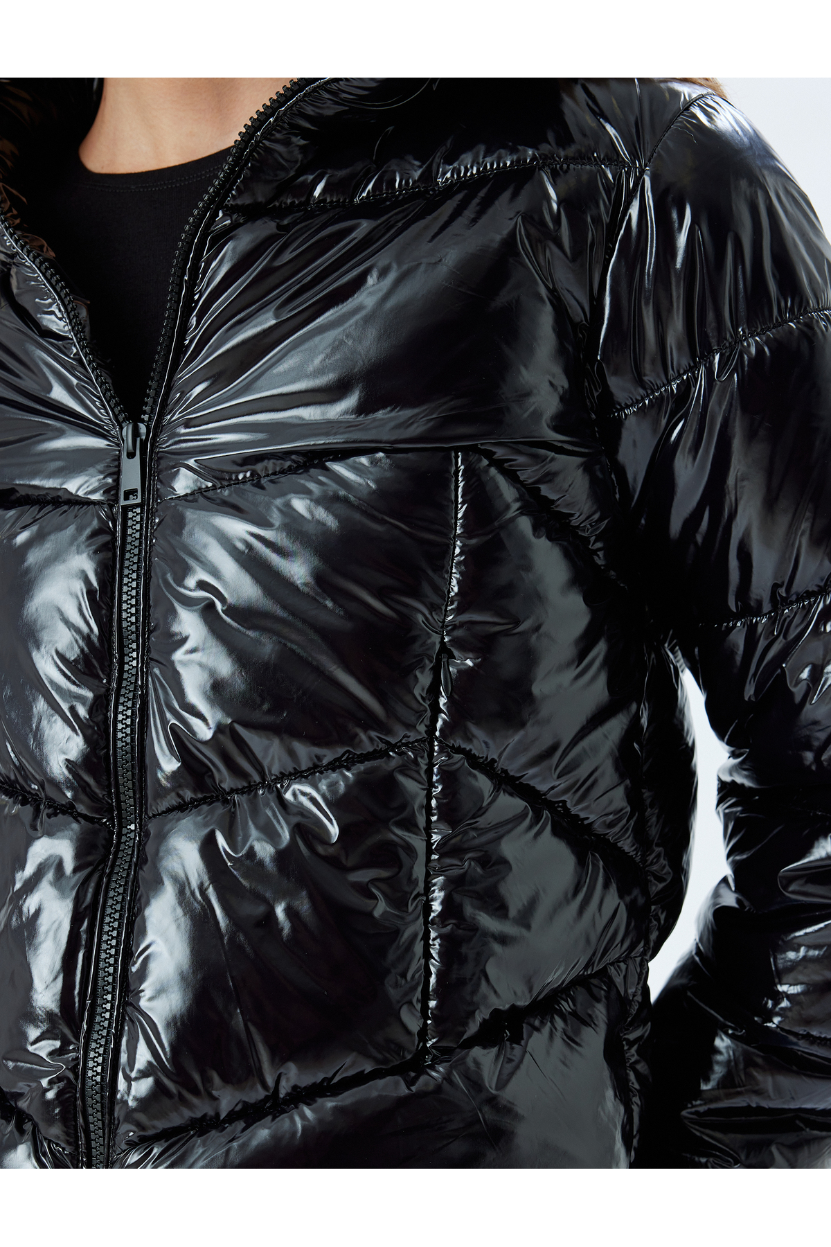 Koton  Su İtici Dik Yaka Fermuarlı Cepli Parlak Kısa Şişme Mont - Görsel 5