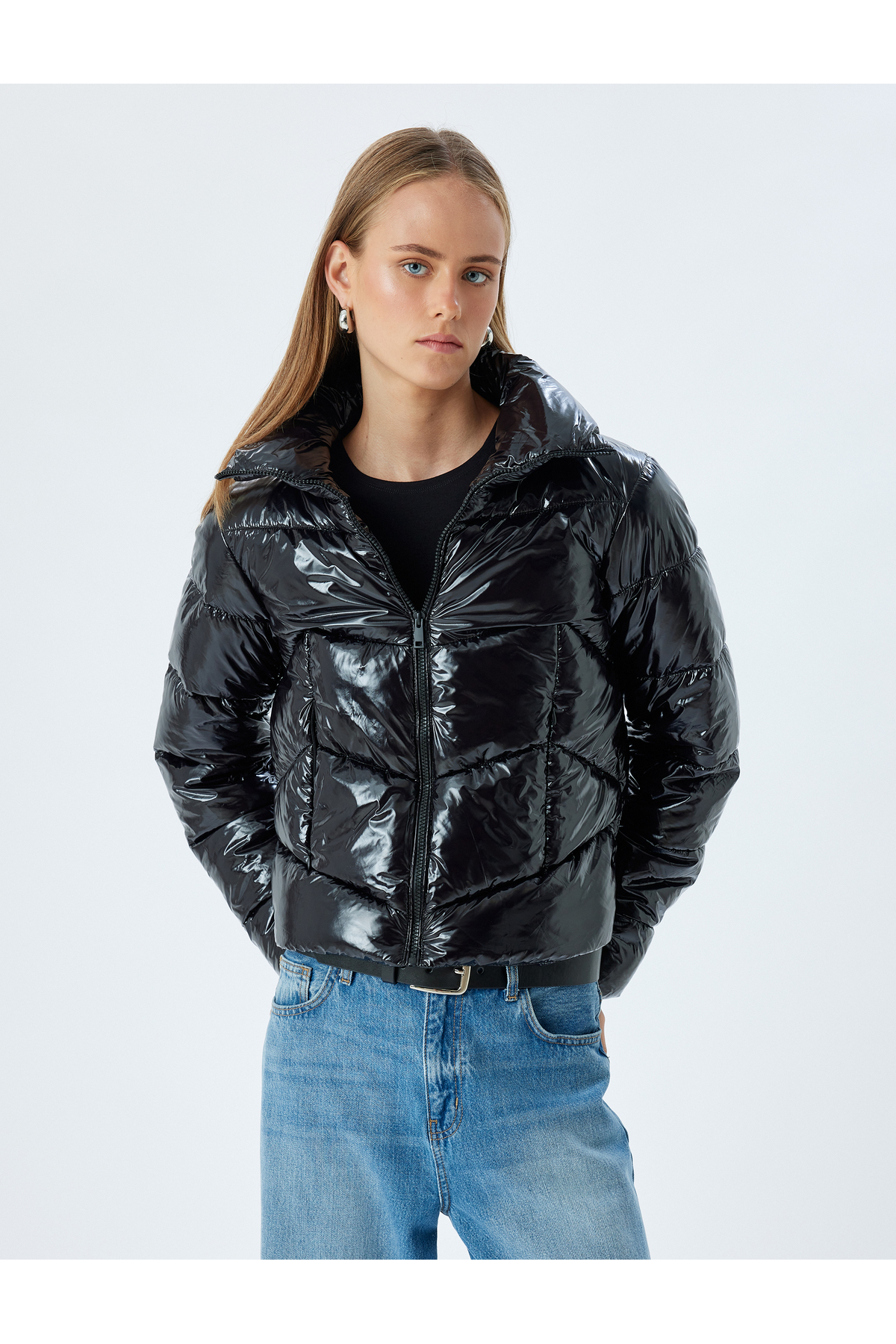 Koton  Su İtici Dik Yaka Fermuarlı Cepli Parlak Kısa Şişme Mont - Görsel 3