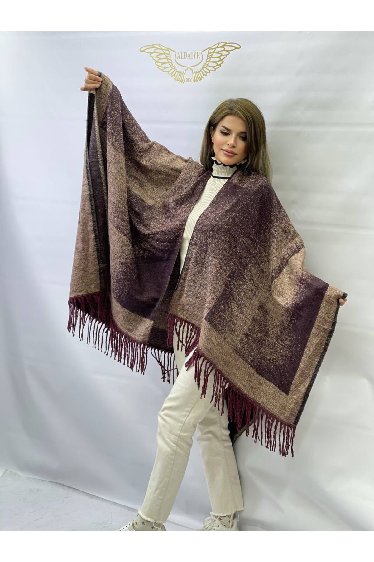 ALDAIYR Kadın Kışlık Çift Taraflı Panço Omuz 140x140